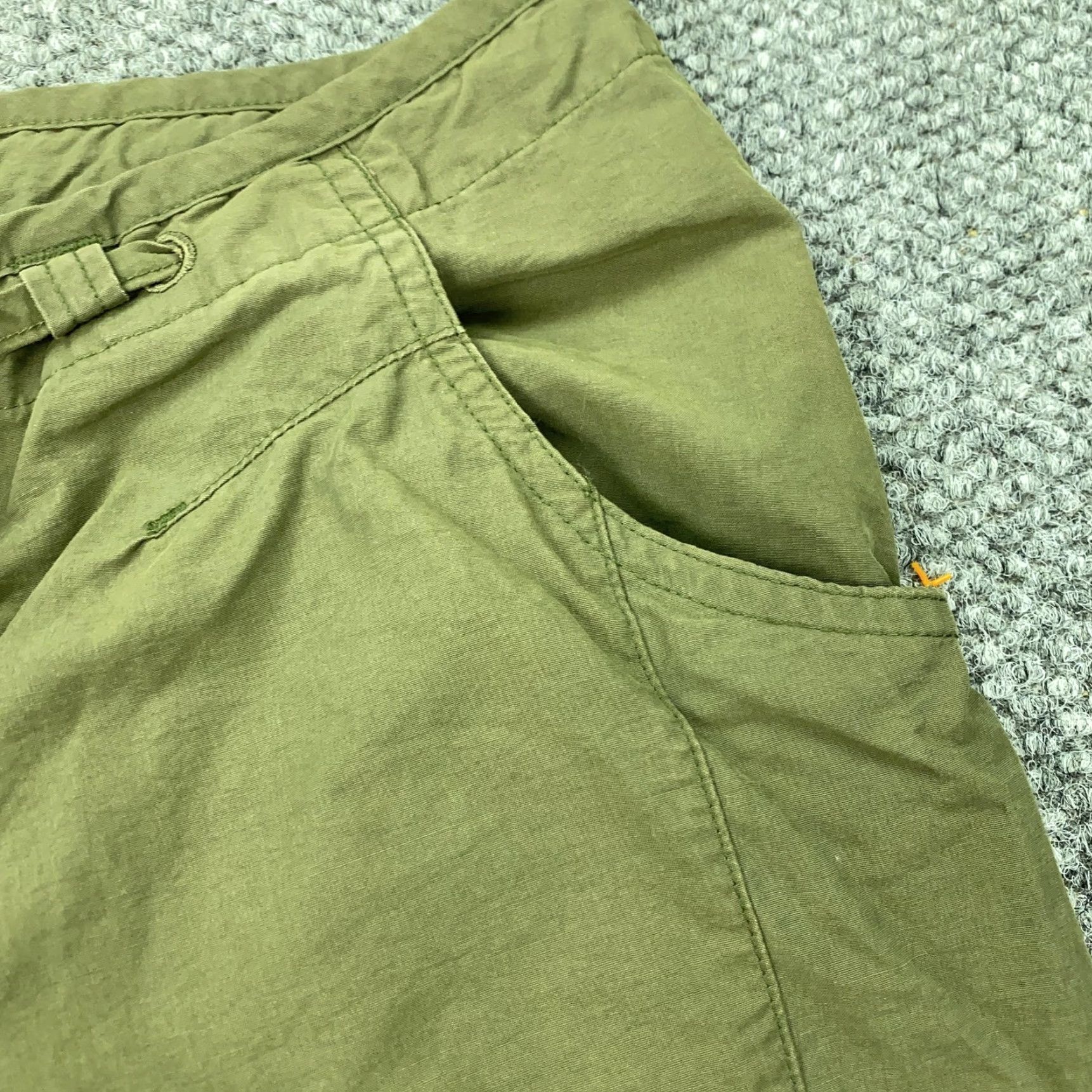Vintage Columbia Shorts Womens Small Green Drawstring Hiking Outdoor Nylon Cotton Size 28" / US 6 / IT 42 - 3 Thumbnail
