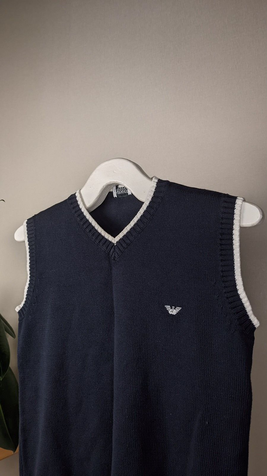 Vintage Armani vintage Teen light knit vest oldmoney golf Size US XS / EU 42 / 0 - 2 Thumbnail