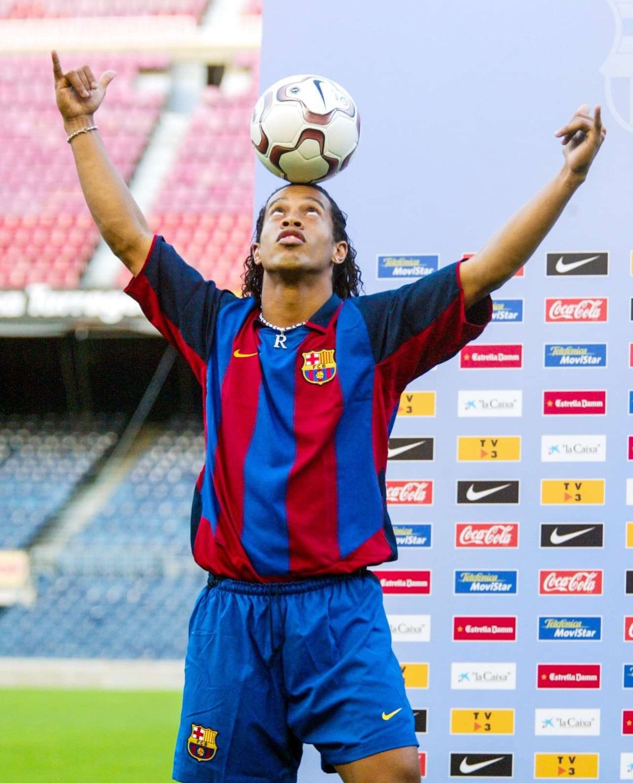 Nike × Streetwear × Vintage 2003/04 Barcelona jersey #10 Ronaldinho |  Grailed