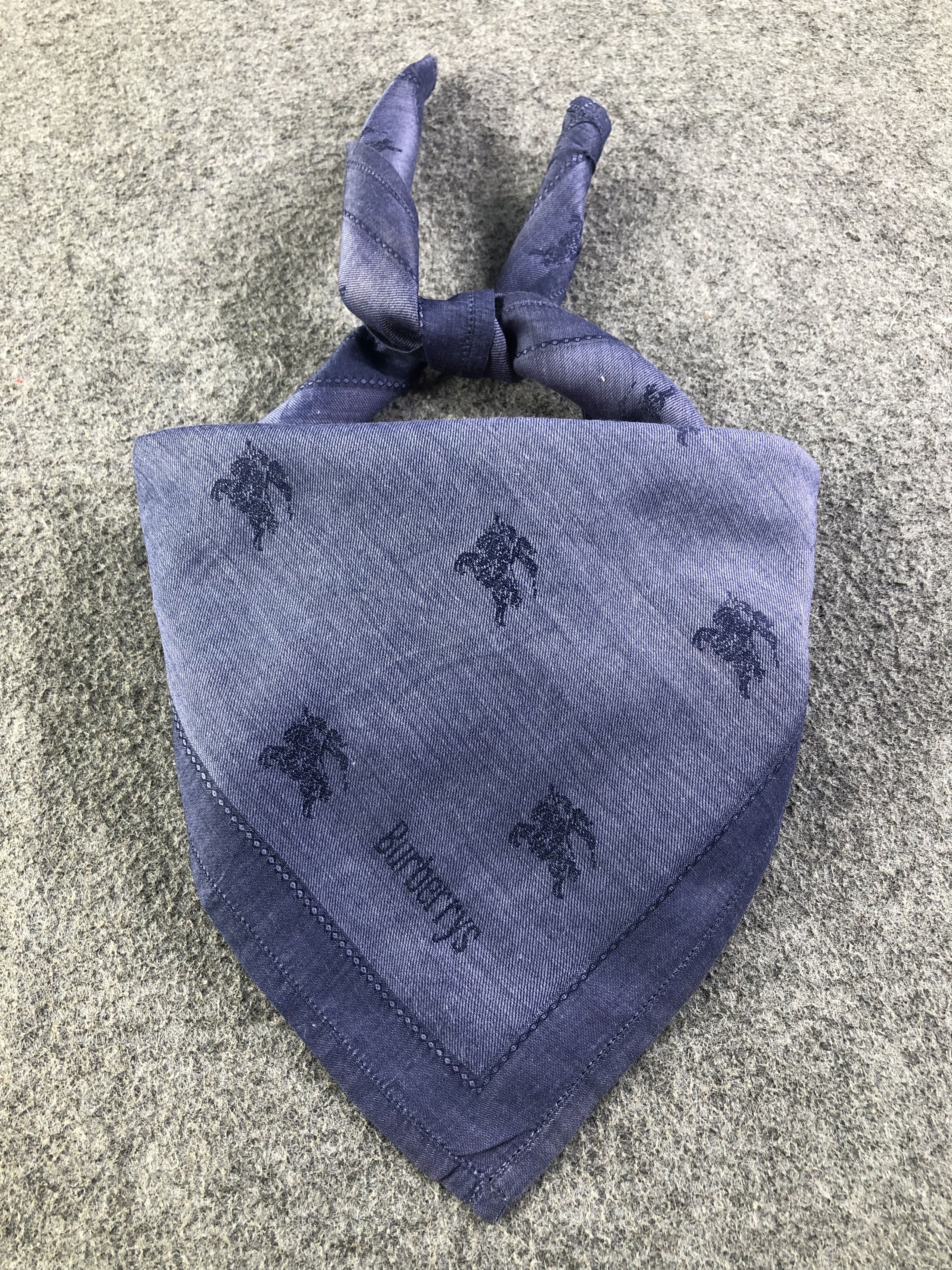 Burberry Burberry Handkerchief / Bandana / Neckerchief Size ONE SIZE - 1 Thumbnail