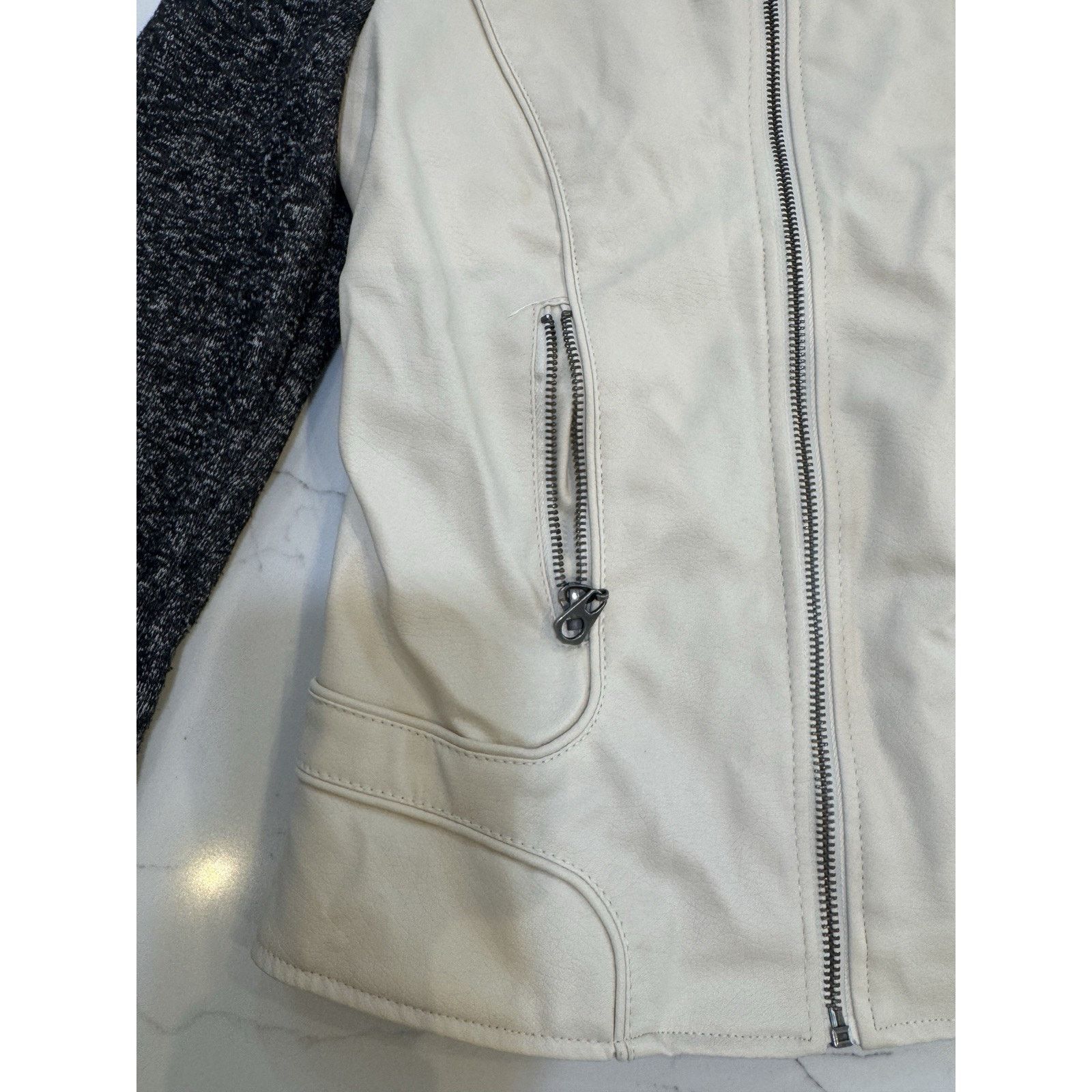New Look New Look Womens S Hooded Moto Jacket Faux Leather Zip pocket Size S / US 4 / IT 40 - 6 Thumbnail