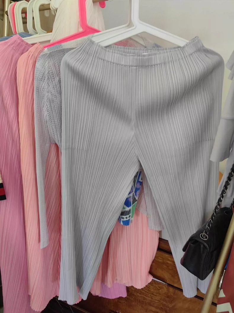 Issey Miyake Issey Miyake Grey pleated casual pants Size 31" - 1 Thumbnail