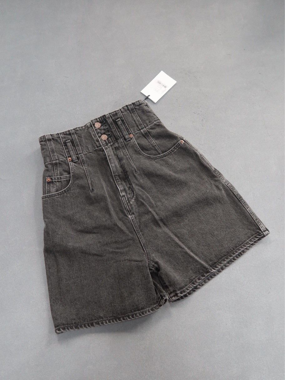 Celine Celine Denim Shorts Size 26 Size 26" / US 2 / IT 38 - 1 Thumbnail