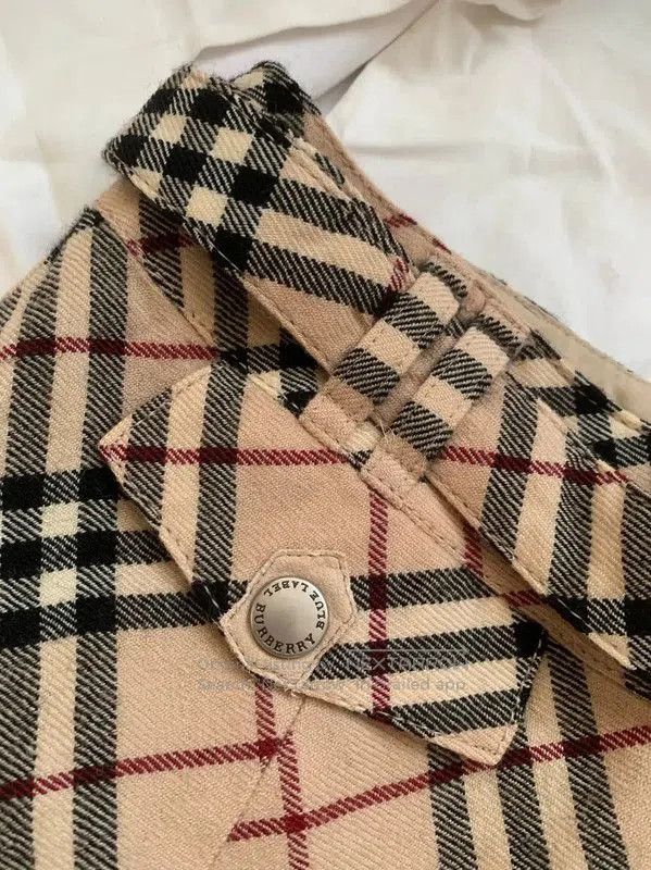 Burberry Burberry Khaki Wool Mid-Length Skirt. Size 23" - 2 Thumbnail
