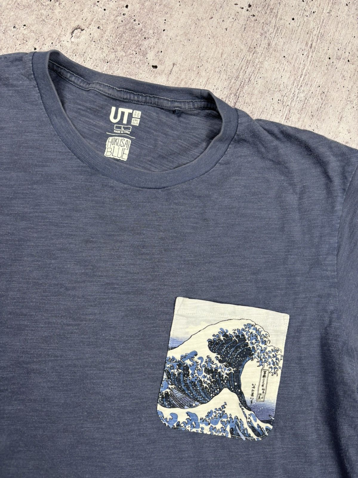 Uniqlo Uniqlo x Hokusai t shirt size L Size US L / EU 52-54 / 3 - 2 Thumbnail