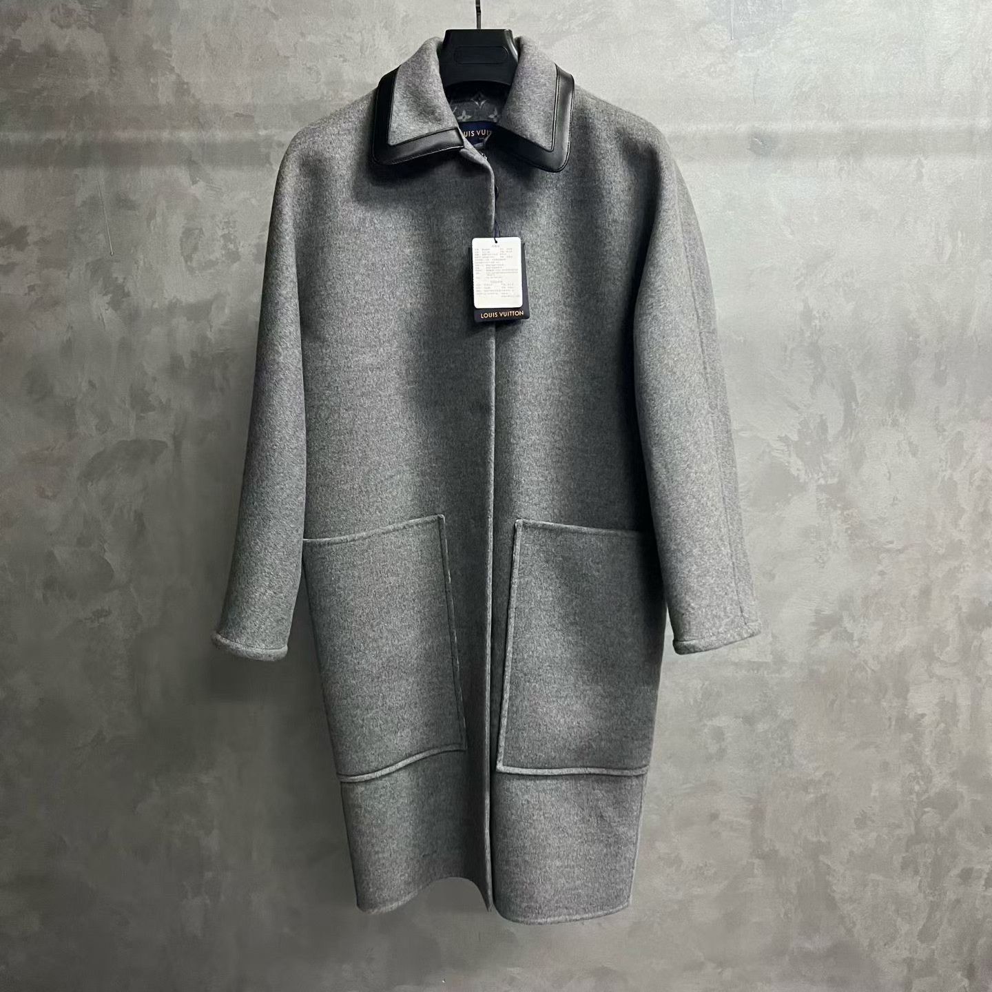 Louis Vuitton Louis Vuitton 2025 Detachable Collar Coat Size M / US 6-8 / IT 42-44 - 1 Thumbnail
