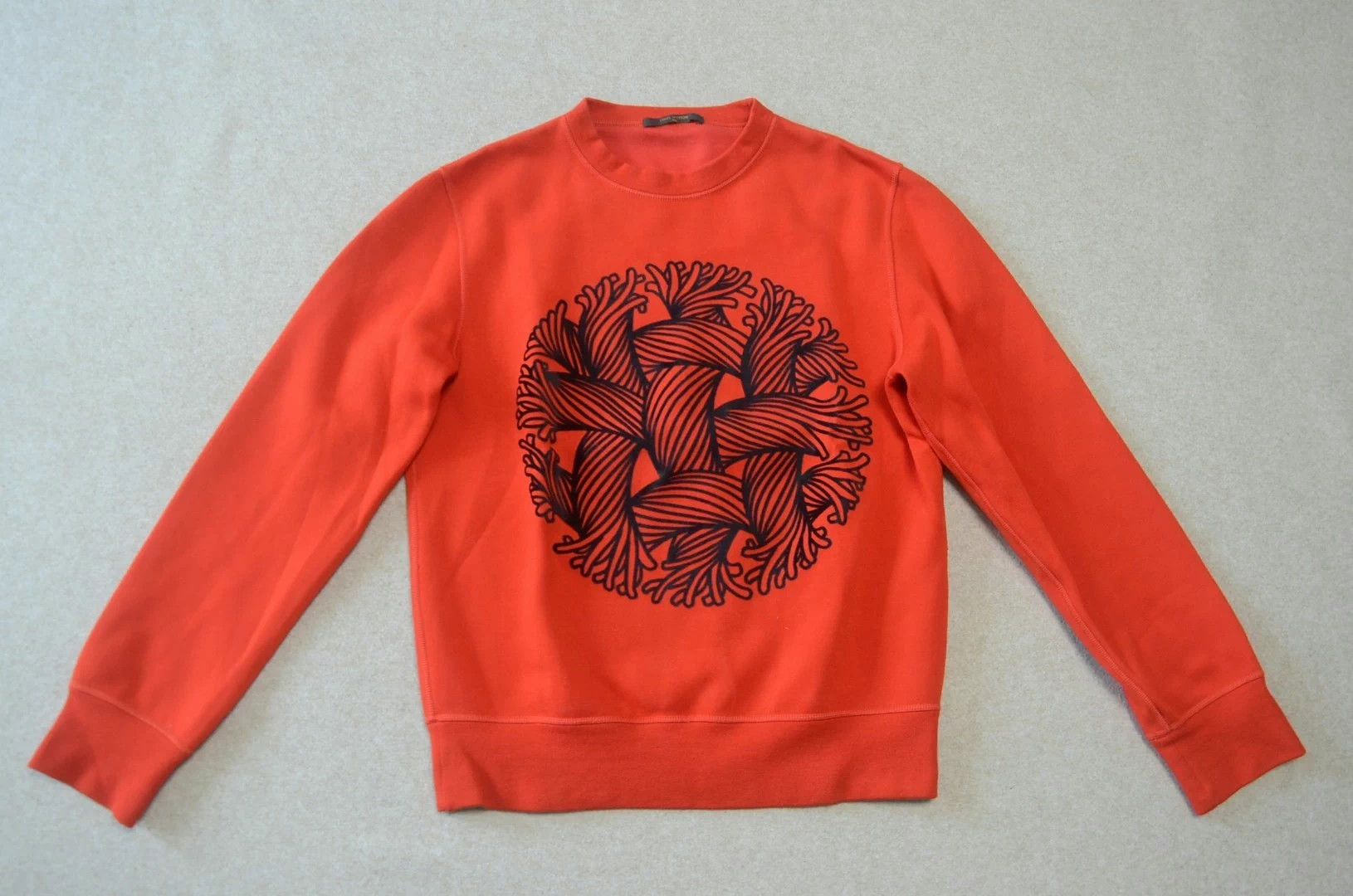 Louis Vuitton LV Red Isetan Exclusive Knot Sweatshirt XL Size US XL / EU 56 / 4 - 1 Thumbnail