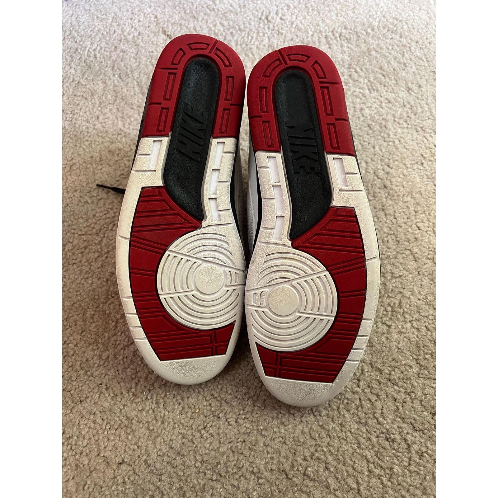 Jordan Brand Jordan 2 Chicago Size 11 Size US 11 / EU 44 - 5 Thumbnail