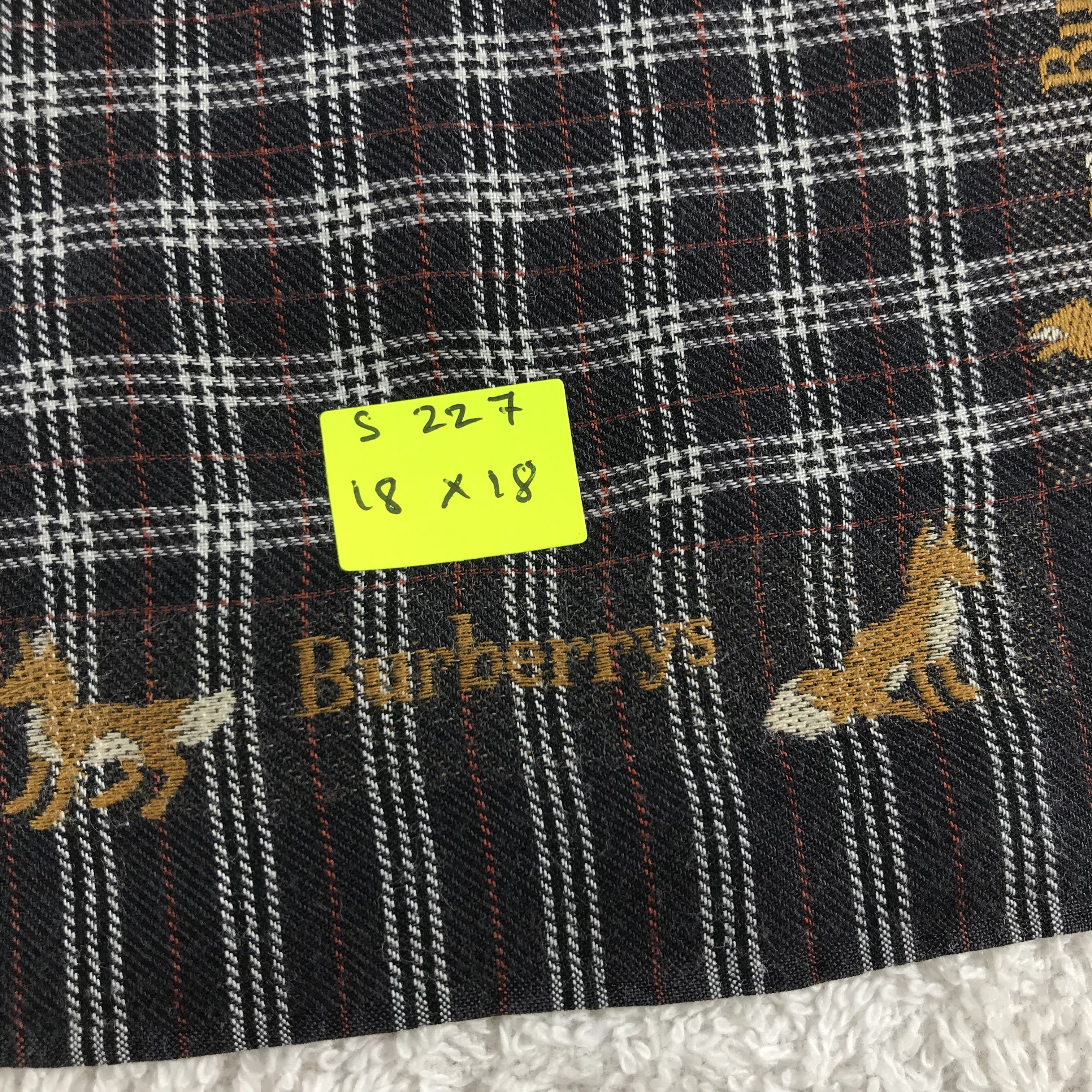 Burberry × Vintage Burberry Bandana / Handkerchief / Neckerchief - S227 Size ONE SIZE - 5 Thumbnail