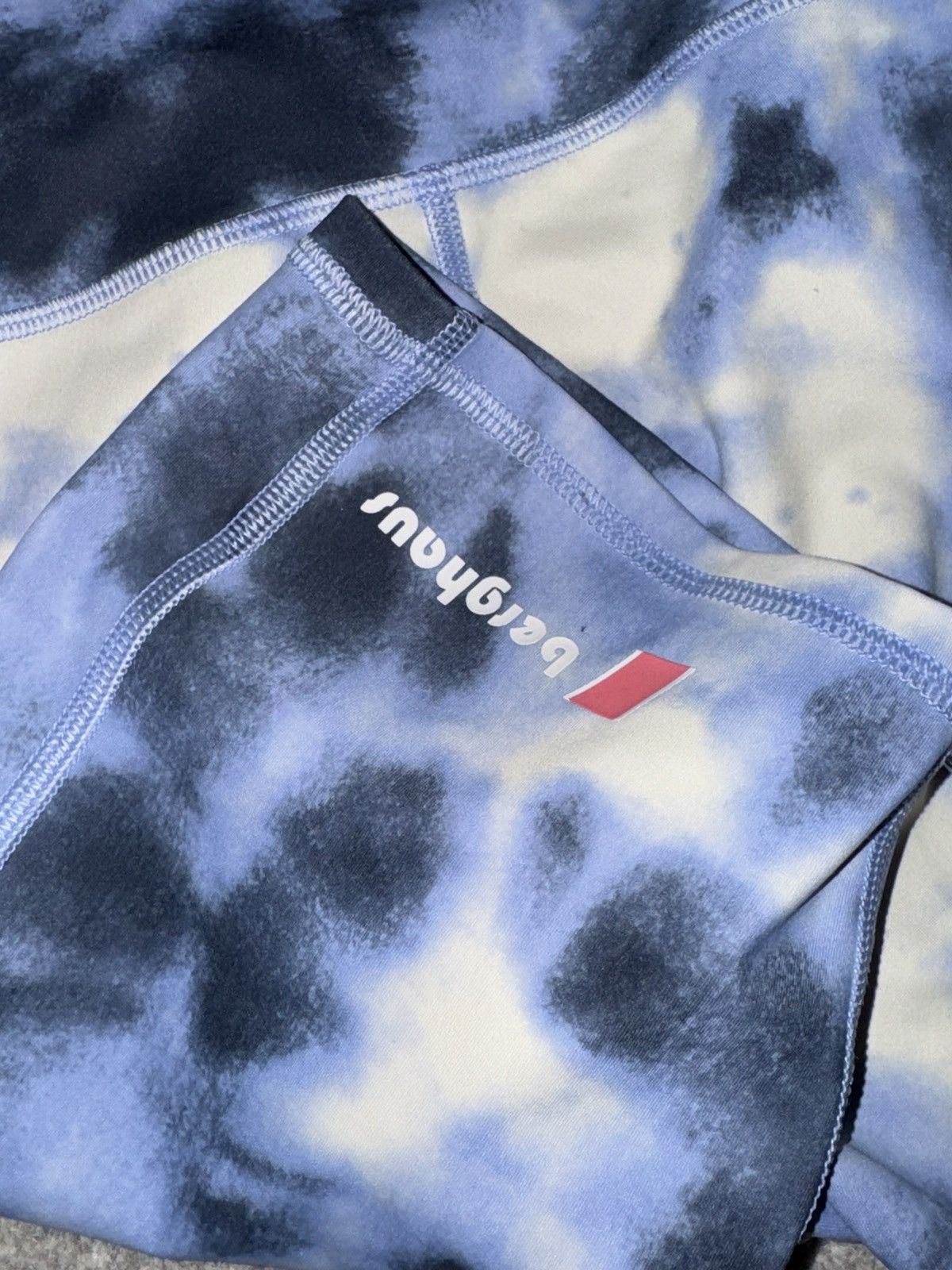 Berghaus Tie-dye berghaus short leggings Size 24" / US 00 / IT 34 - 4 Thumbnail