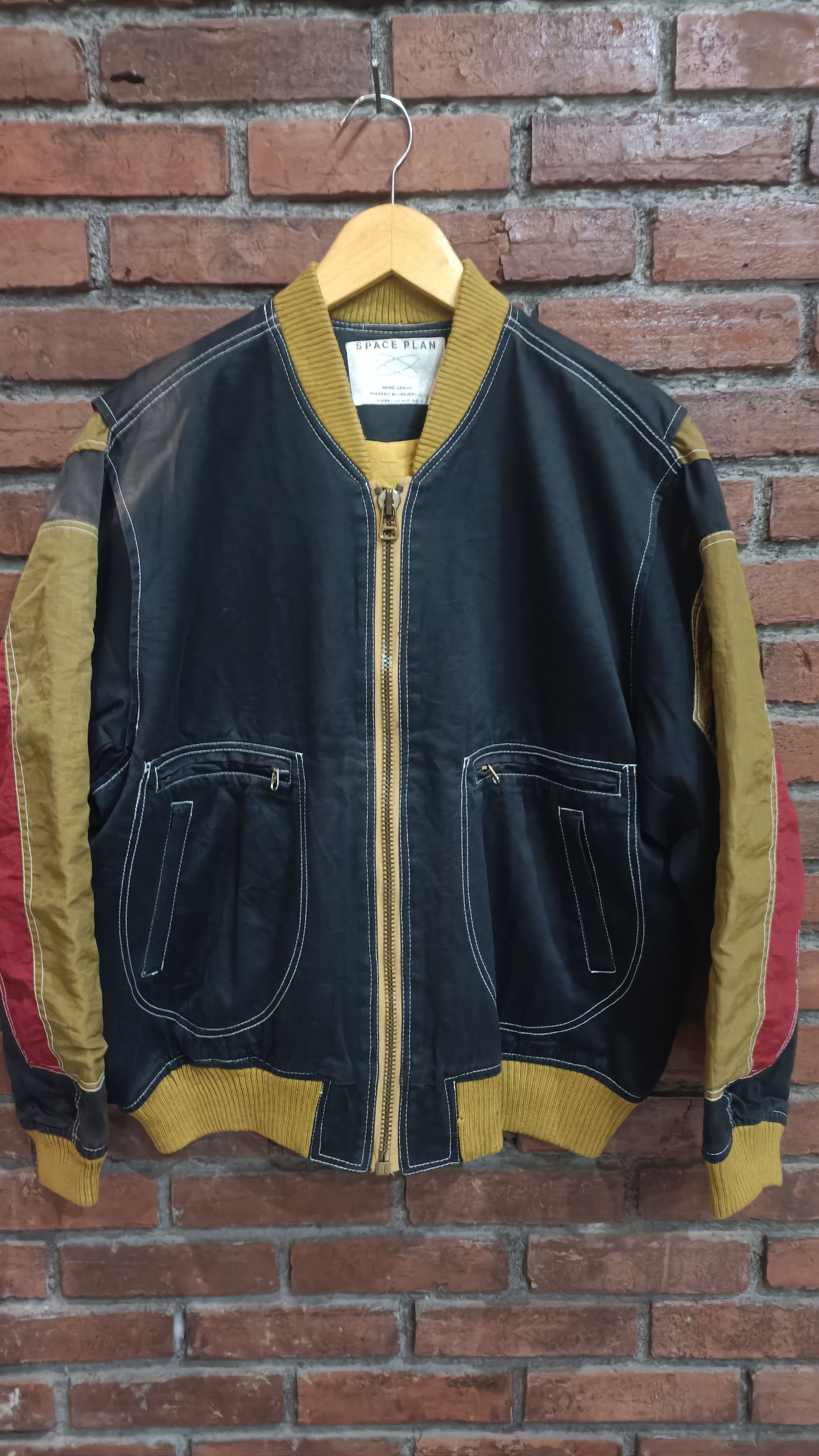 Vintage Space plan x japanese brand Size US L / EU 52-54 / 3 - 1 Thumbnail