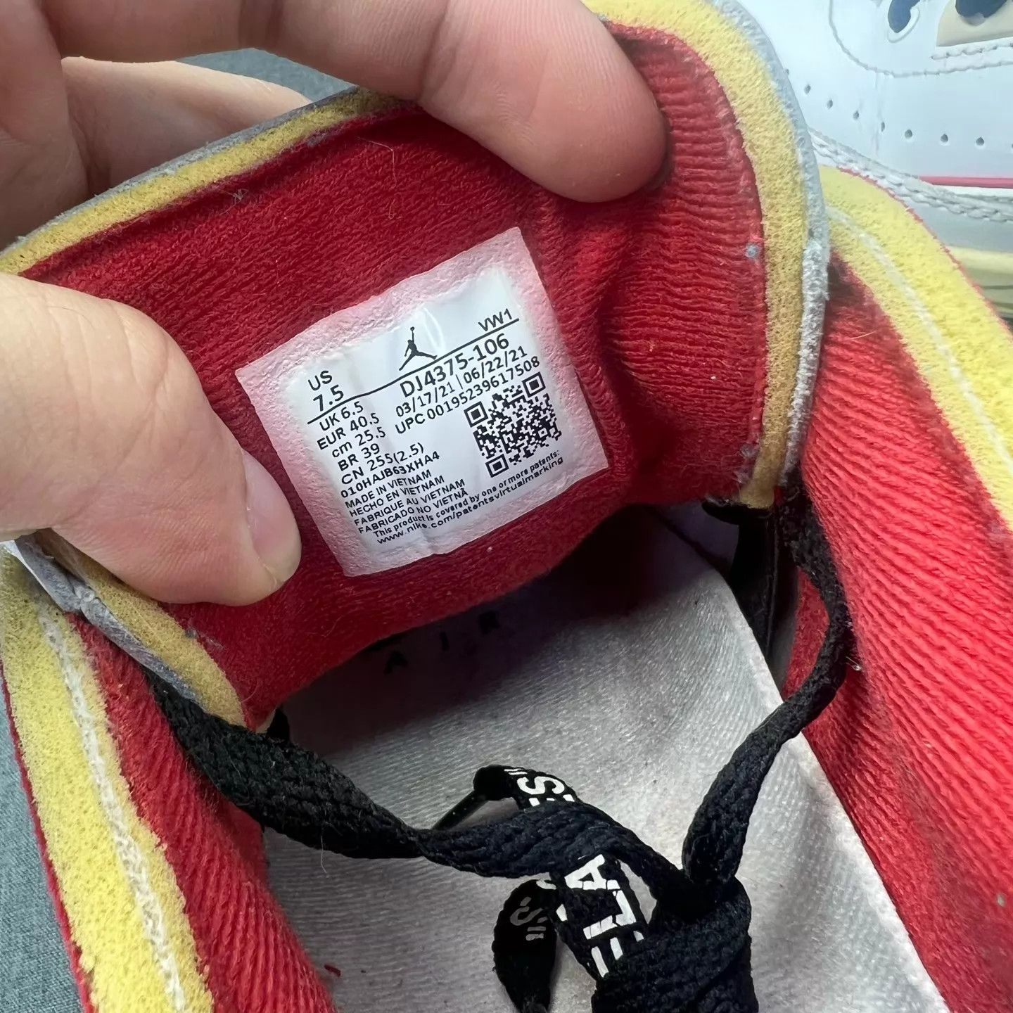 Off-White Off-White x AJ2 Chicago White Red 40.5 Size US 10.5 / EU 43-44 - 8 Thumbnail