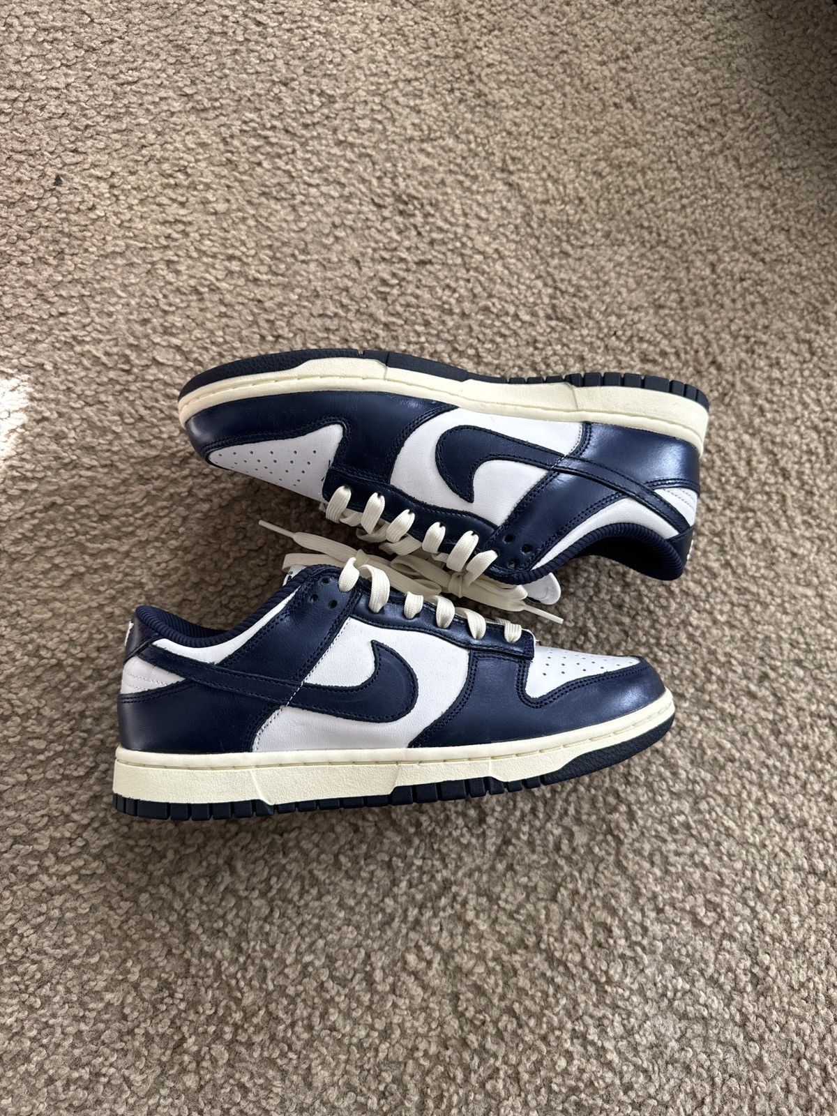 Nike W Nike Dunk Low PRM Size US 7 / EU 40 - 2 Thumbnail