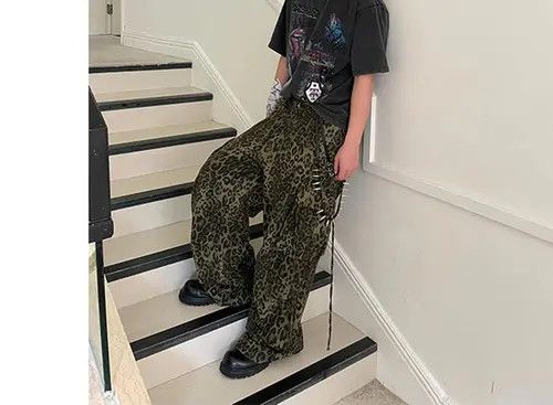 VIBE Stylish Leopard Print Cargo Pants Size US 28 / EU 44 - 6 Thumbnail