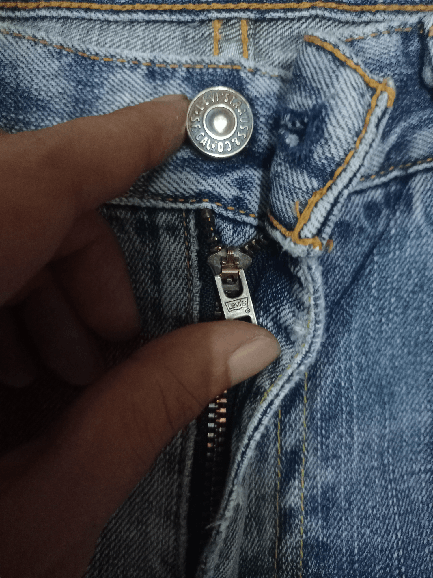 Levi's Vintage 90s Levis 505 Light Wash Blue Denim Distressed Jeans Size US 32 / EU 48 - 5 Thumbnail