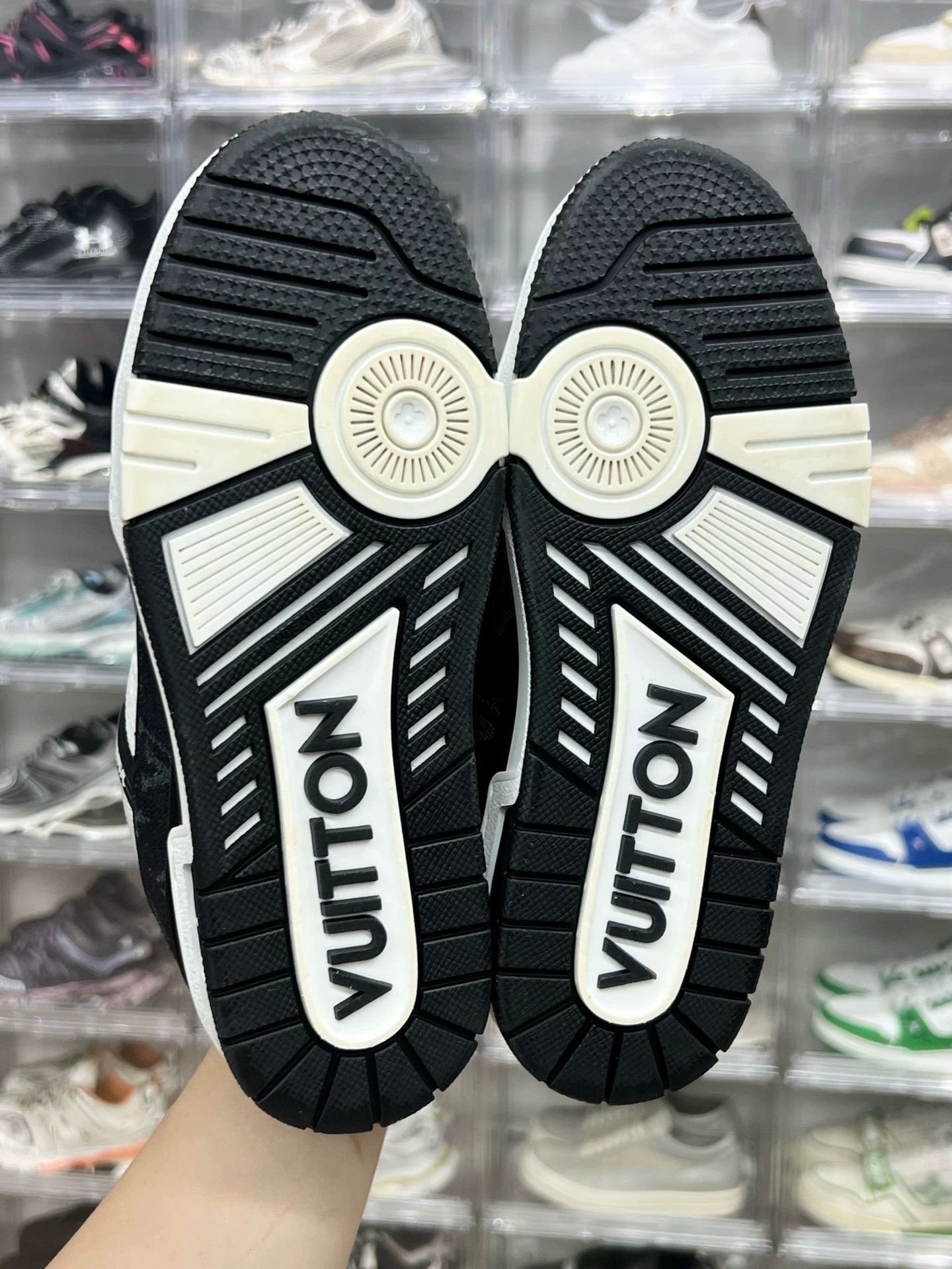 Louis Vuitton lv trainer black and white sneakers size 37.5 Size US 5.5 / EU 38 - 8 Thumbnail