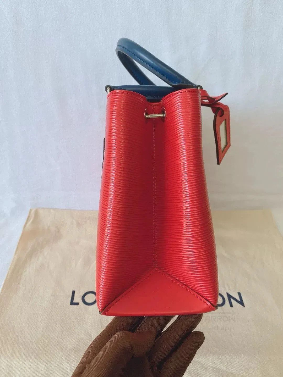 Louis Vuitton LV Kleber Medium Water Wave Leather Bag. Size ONE SIZE - 4 Thumbnail