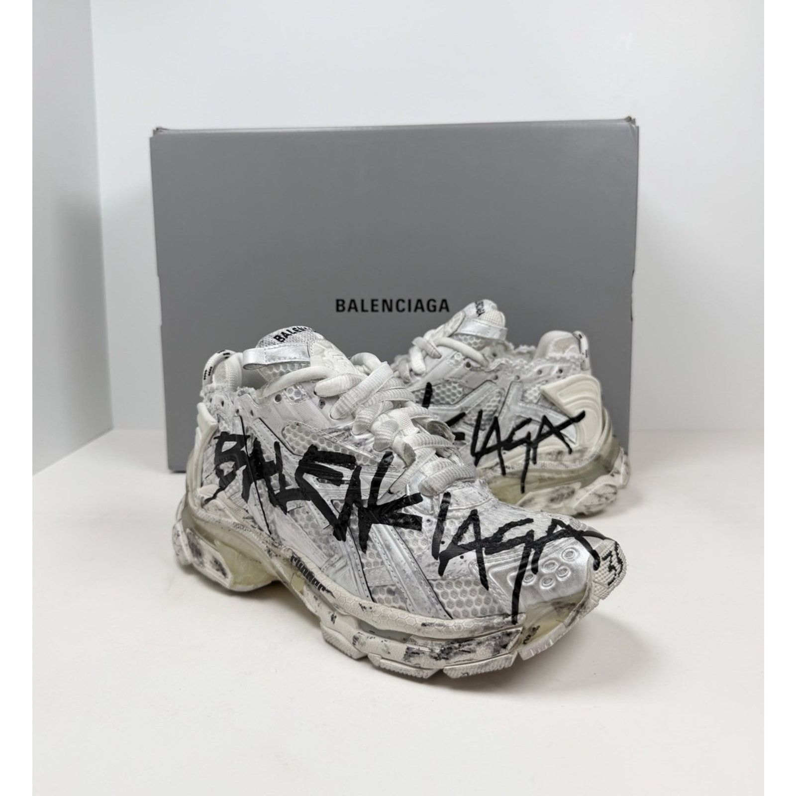 Balenciaga Size 35EU/5W - Balenciaga Runner Distressed Graffiti NEW Size US 5 / IT 35 - 2 Thumbnail