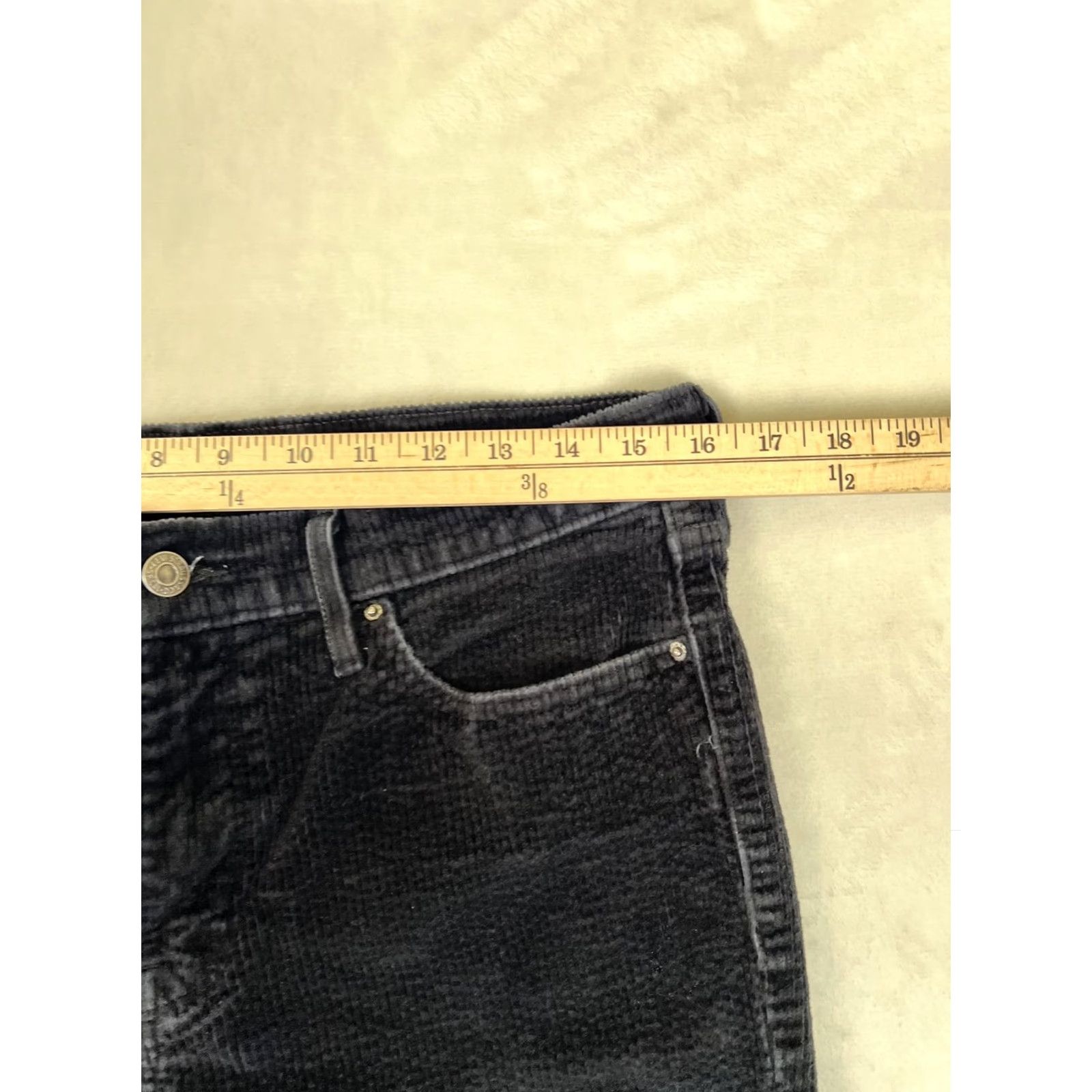 Levi's Levi's 311 Shaping Skinny Mid-Rise Jeans Womens 32x30 Black Corduroy Stretch Jeans Shaping Slim Leg 5-Pocket Corduroy Black Womens Size 24" / US 00 / IT 34 - 4 Thumbnail