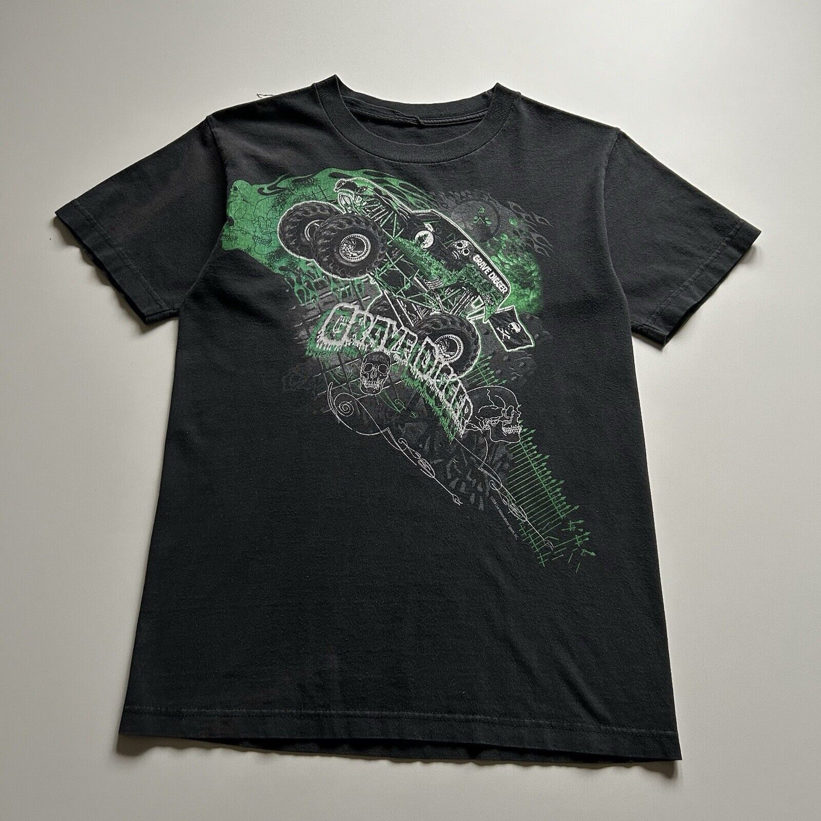 Vintage Vintage Y2K Grave Digger Monster Truck T Shirt Small Faded Size US S / EU 44-46 / 1 - 1 Thumbnail