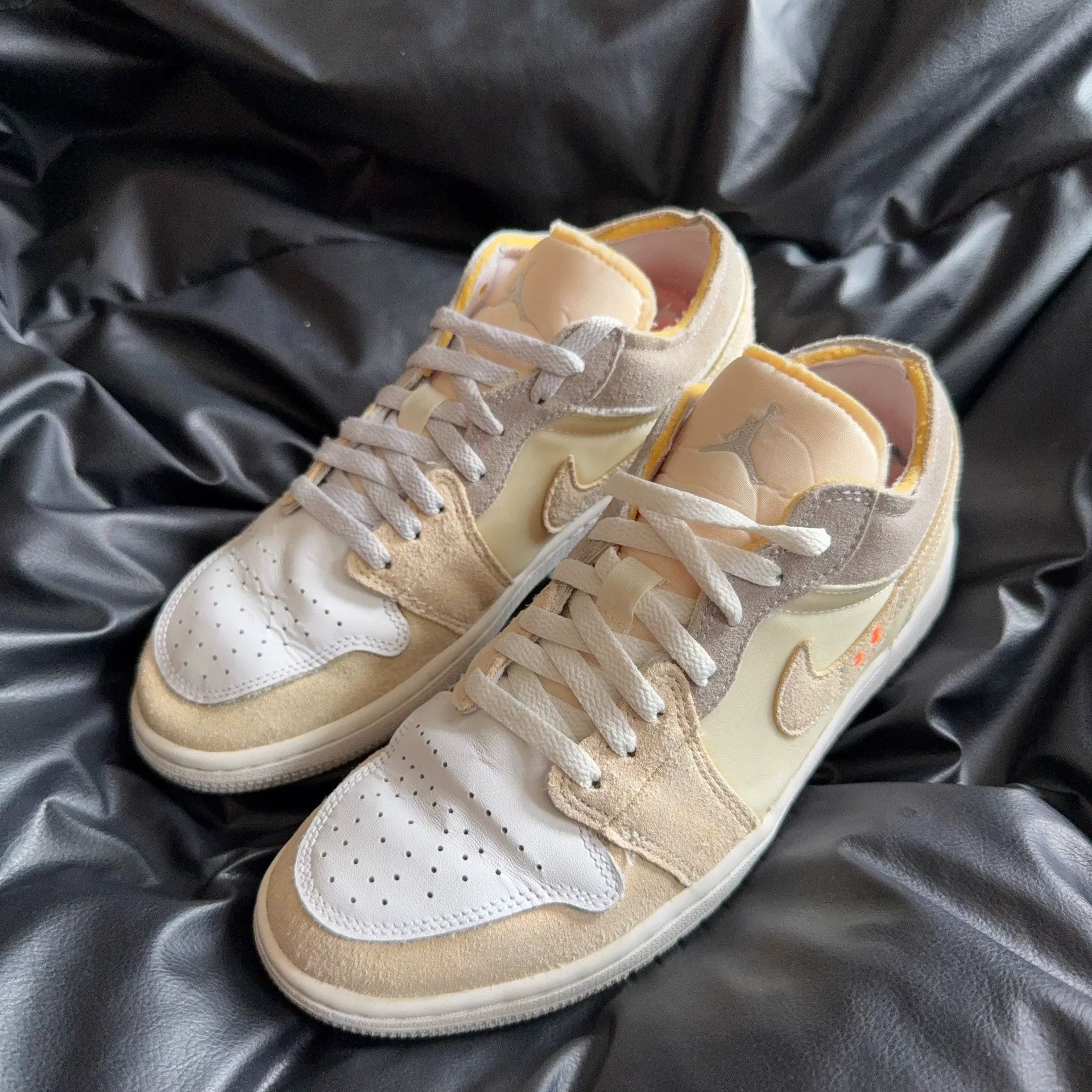 Nike Nike White Lowtop Sneakers 41 Men Size US 8.5 / EU 41-42 - 1 Thumbnail