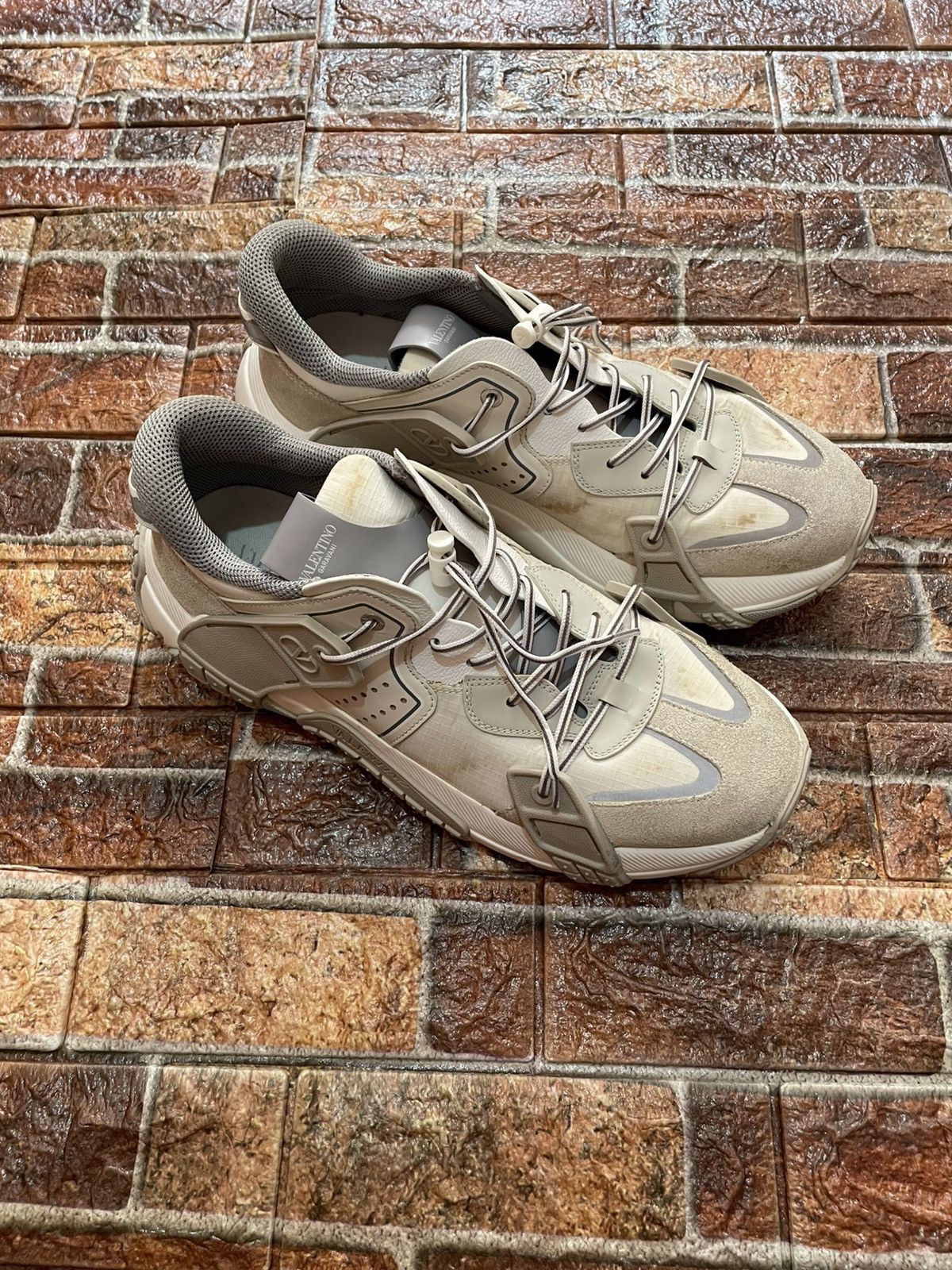 Valentino White and Off-White Valentino Garavani Wod Panelle