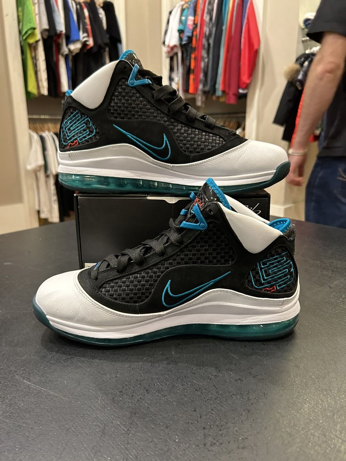 Nike Nike Lebron 7 ‘Red Carpet’ Size US 10.5 / EU 43-44 - 2 Thumbnail