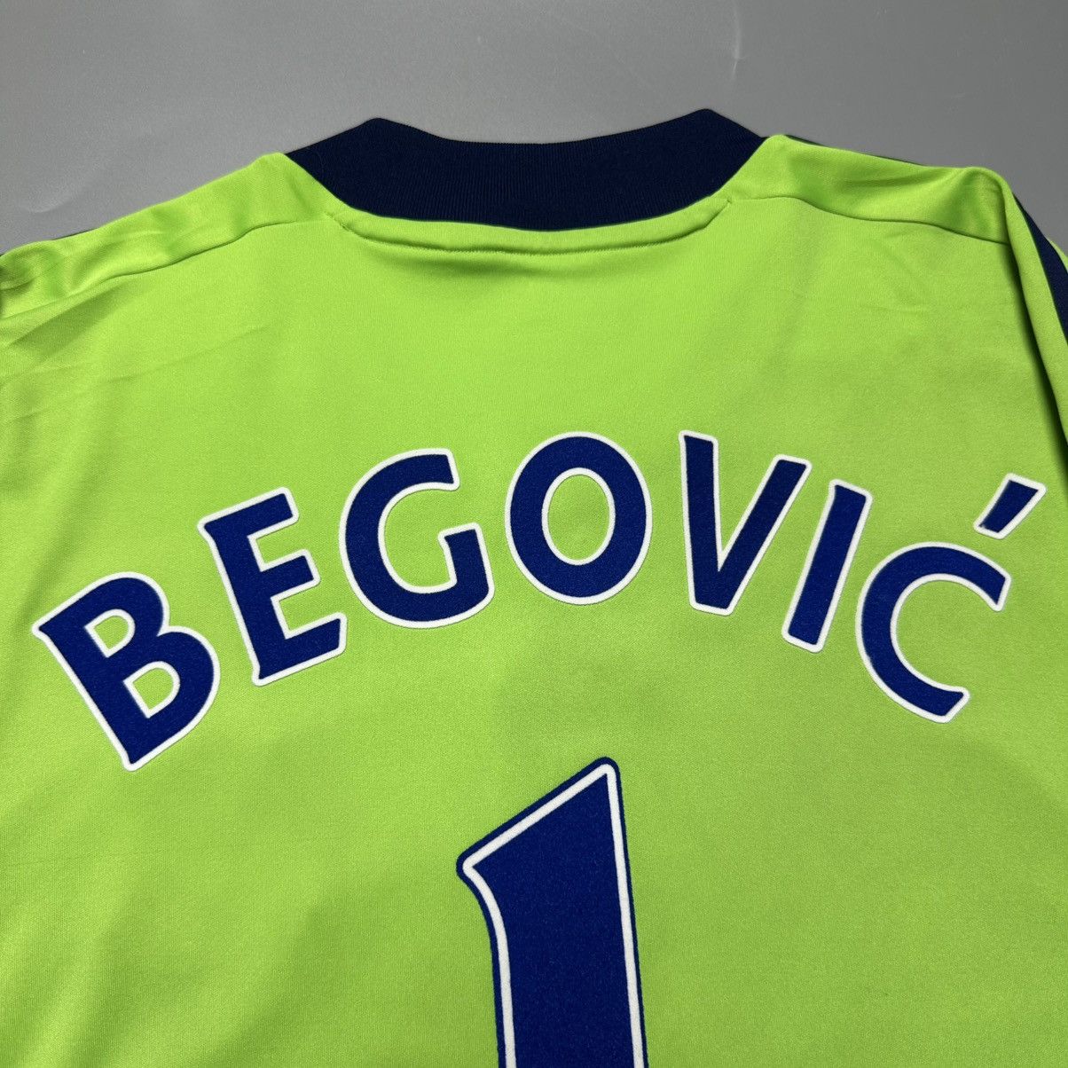Vintage STOKE CITY ADIDAS 2011/2012 FOOTBALL GK JERSEY #1 BEGOVIC Size US L / EU 52-54 / 3 - 13 Thumbnail