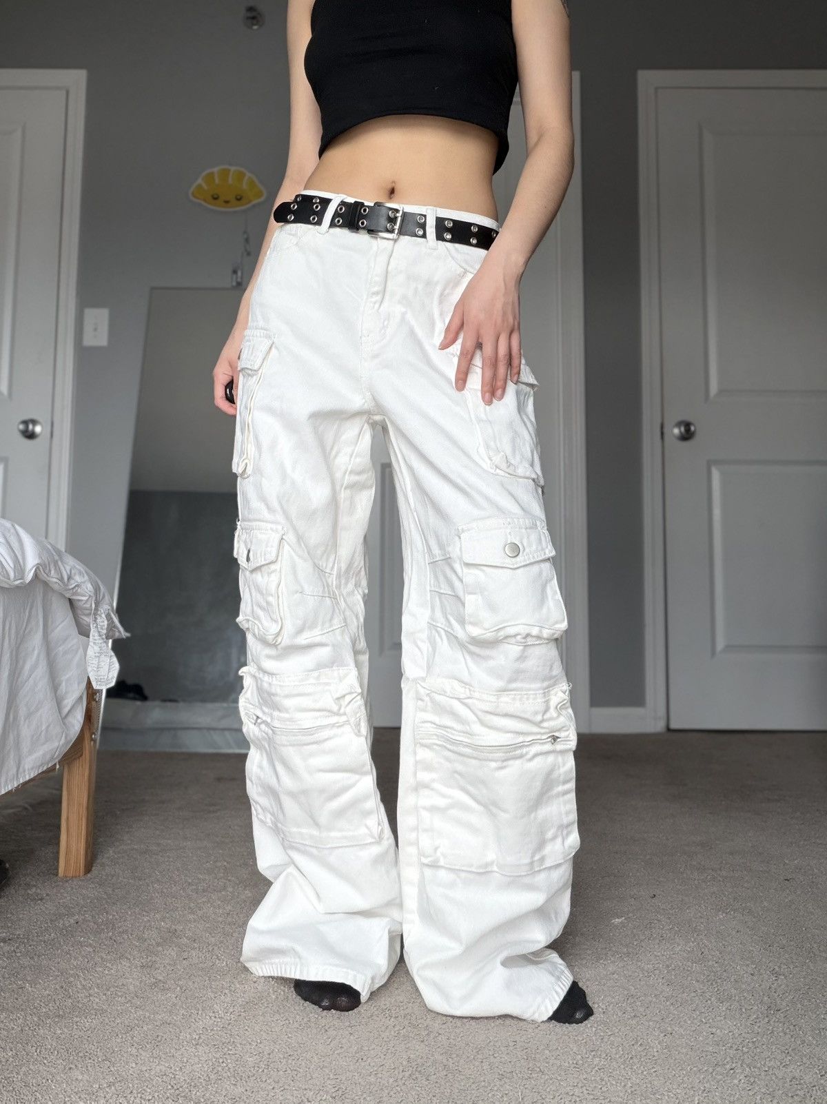 Fashion Nova White Multi-Pocket Wide Leg High Waisted Baggy Cargo Pants Size 28" / US 6 / IT 42 - 13 Thumbnail