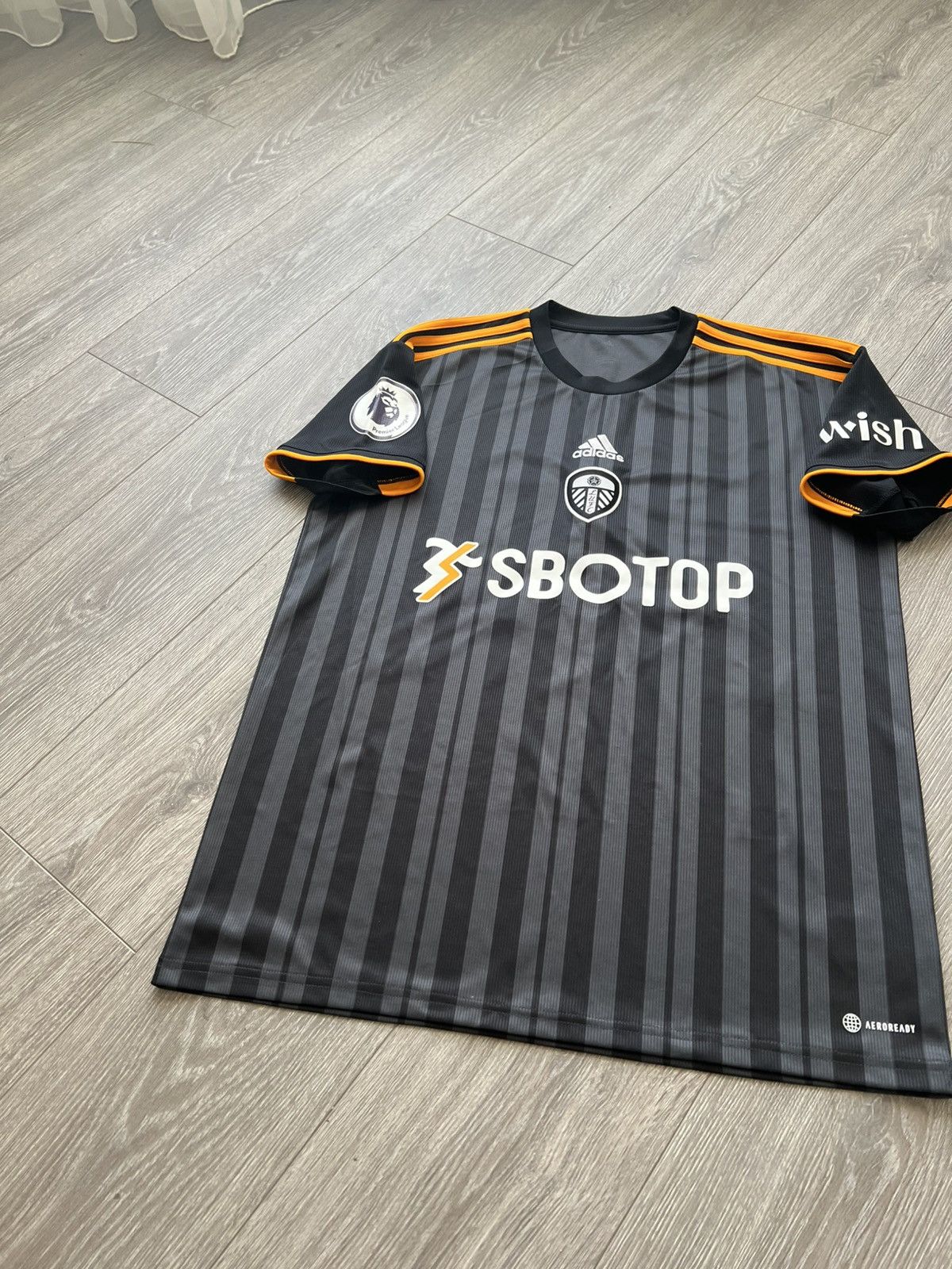 Adidas Adidas Leeds United Soccer Jersey Football Shirt klaesson Size US L / EU 52-54 / 3 - 6 Thumbnail