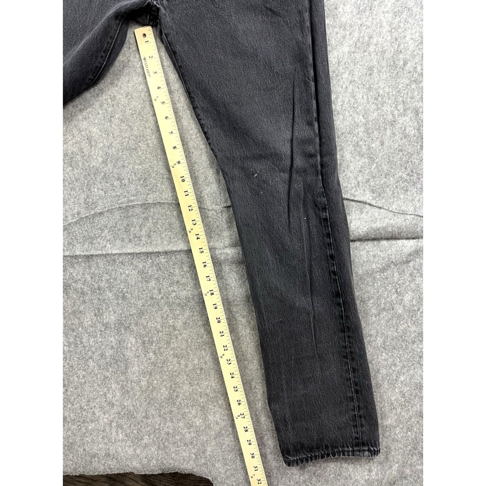 Levi's Levi's 501 Jeans Men's Black Classic Fit Straight Leg Button Fly Denim Sz 32x34 Size US 32 / EU 48 - 5 Thumbnail