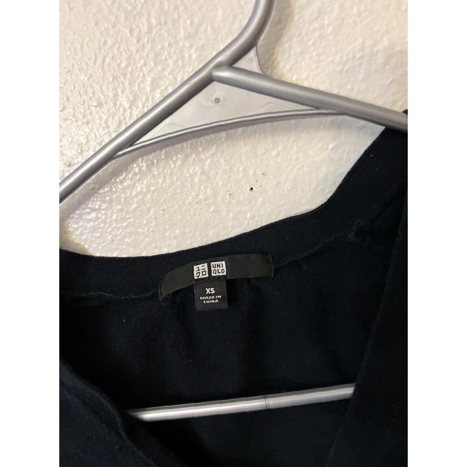 Uniqlo Uniqlo Cardigan Knit XS Black V-Neck Womens Sweater Size XS / US 0-2 / IT 36-38 - 3 Thumbnail