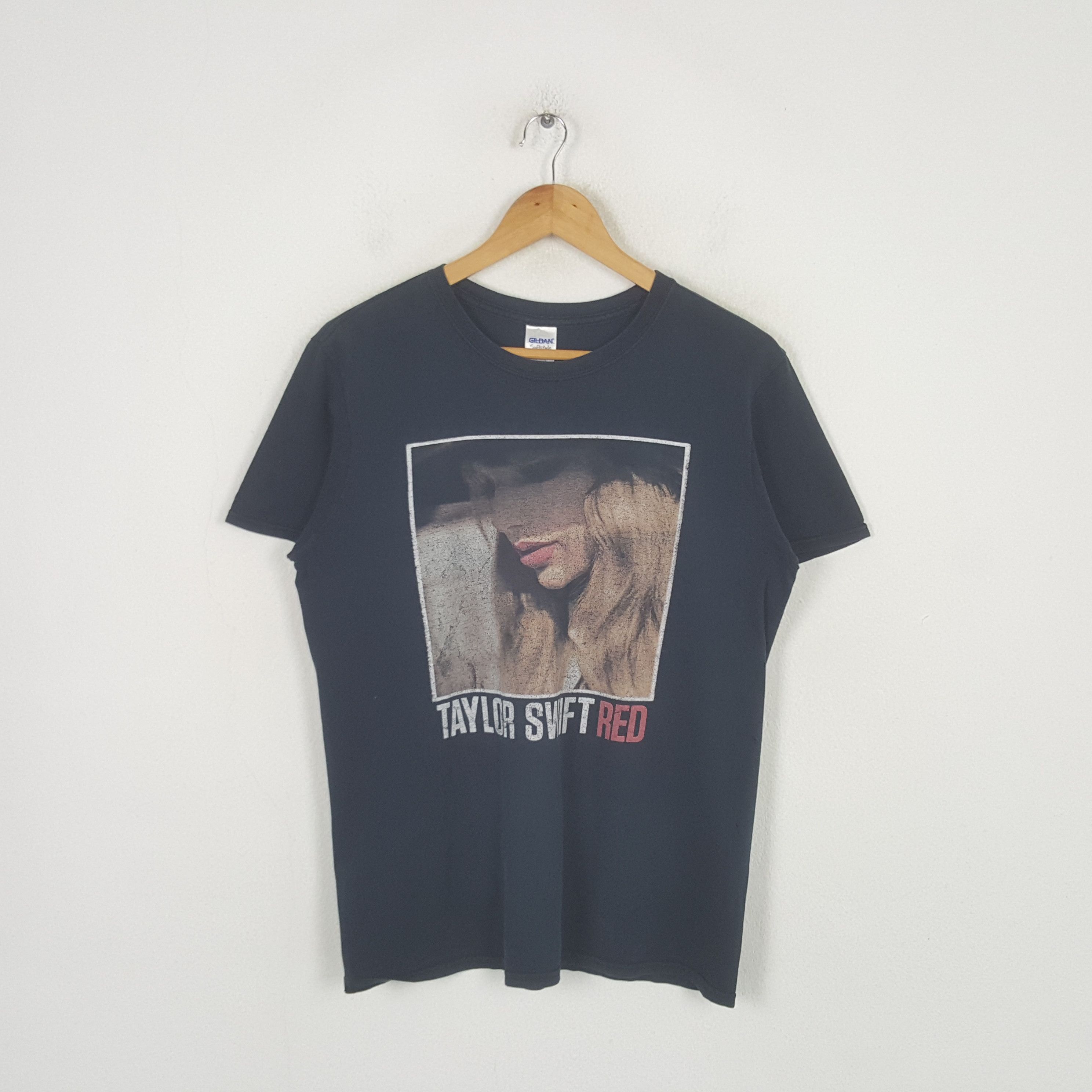 Vintage Taylor Swift Red American Solo Singer Tshirt C294N31
