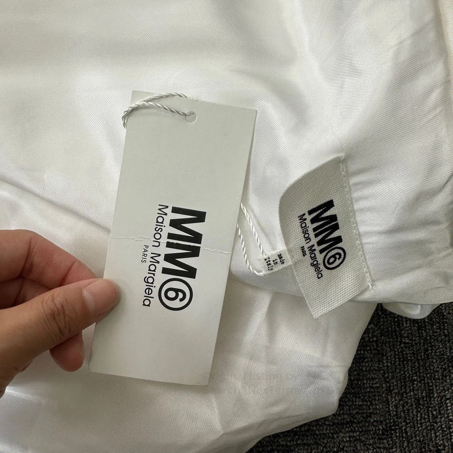 MM6 MM6 White Satin Short-Sleeve Top. Size M / US 6-8 / IT 42-44 - 7 Thumbnail