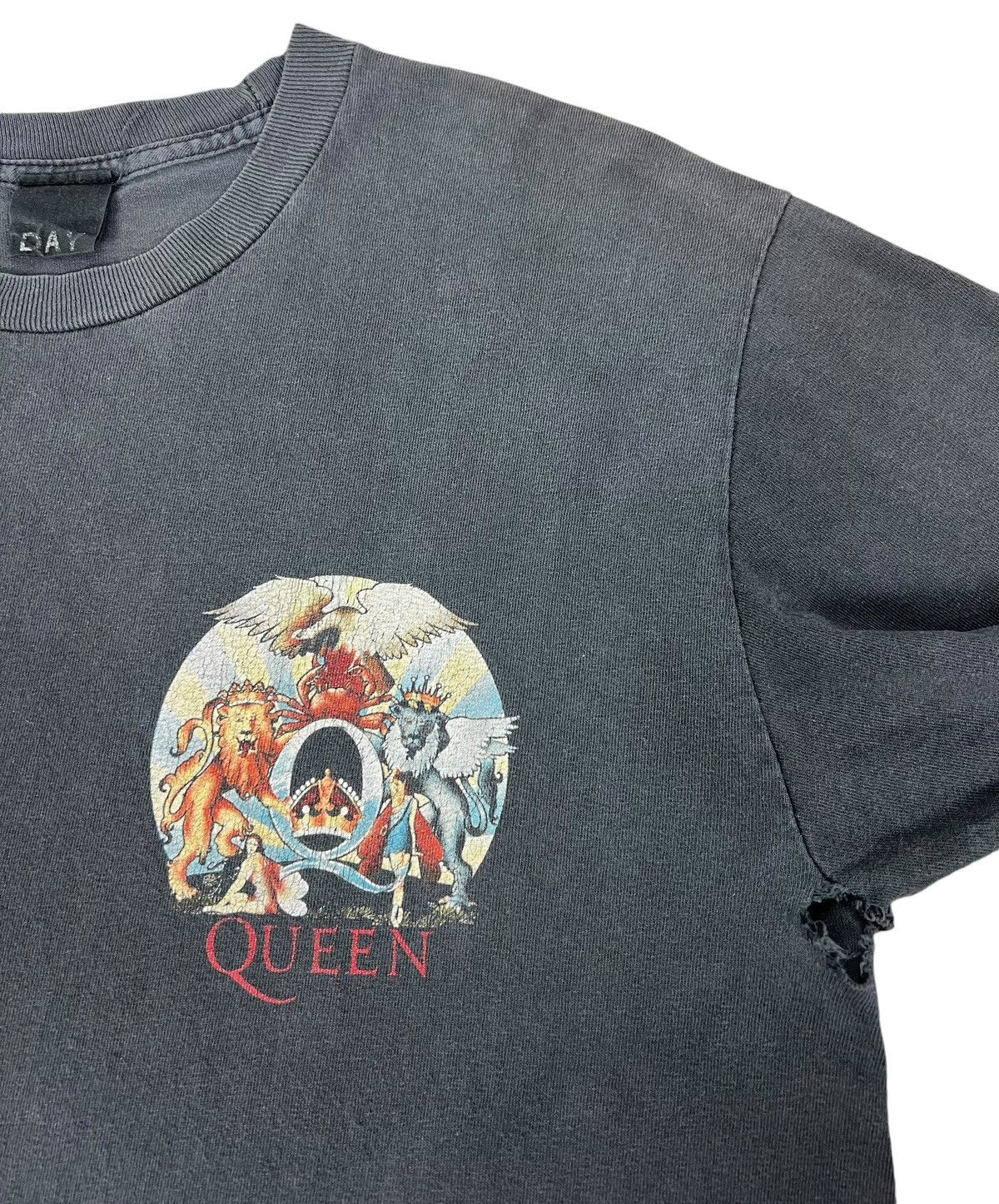 Band Tees × Vintage Distressed Vintage Queen tee Size US L / EU 52-54 / 3 - 4 Thumbnail