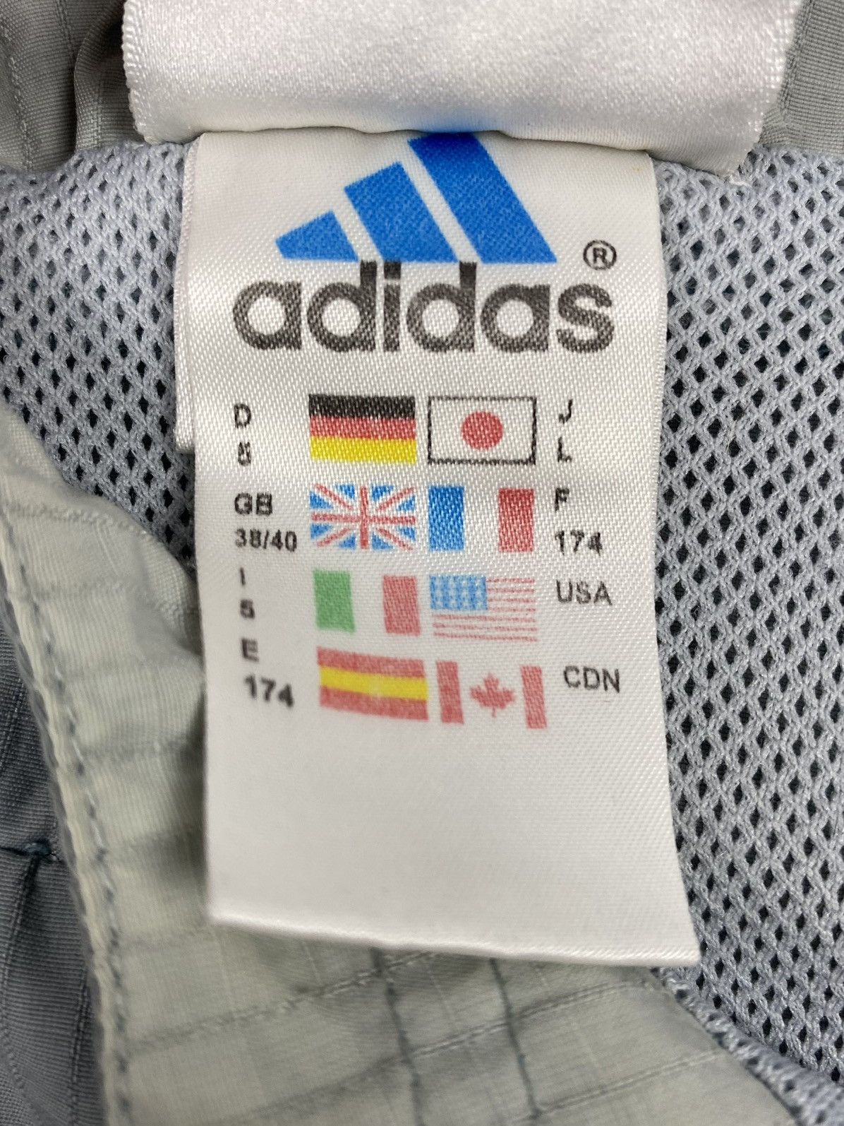 Adidas 2000’s Vintage Adidas Asymmetric Zip Anorak Size US M / EU 48-50 / 2 - 5 Thumbnail