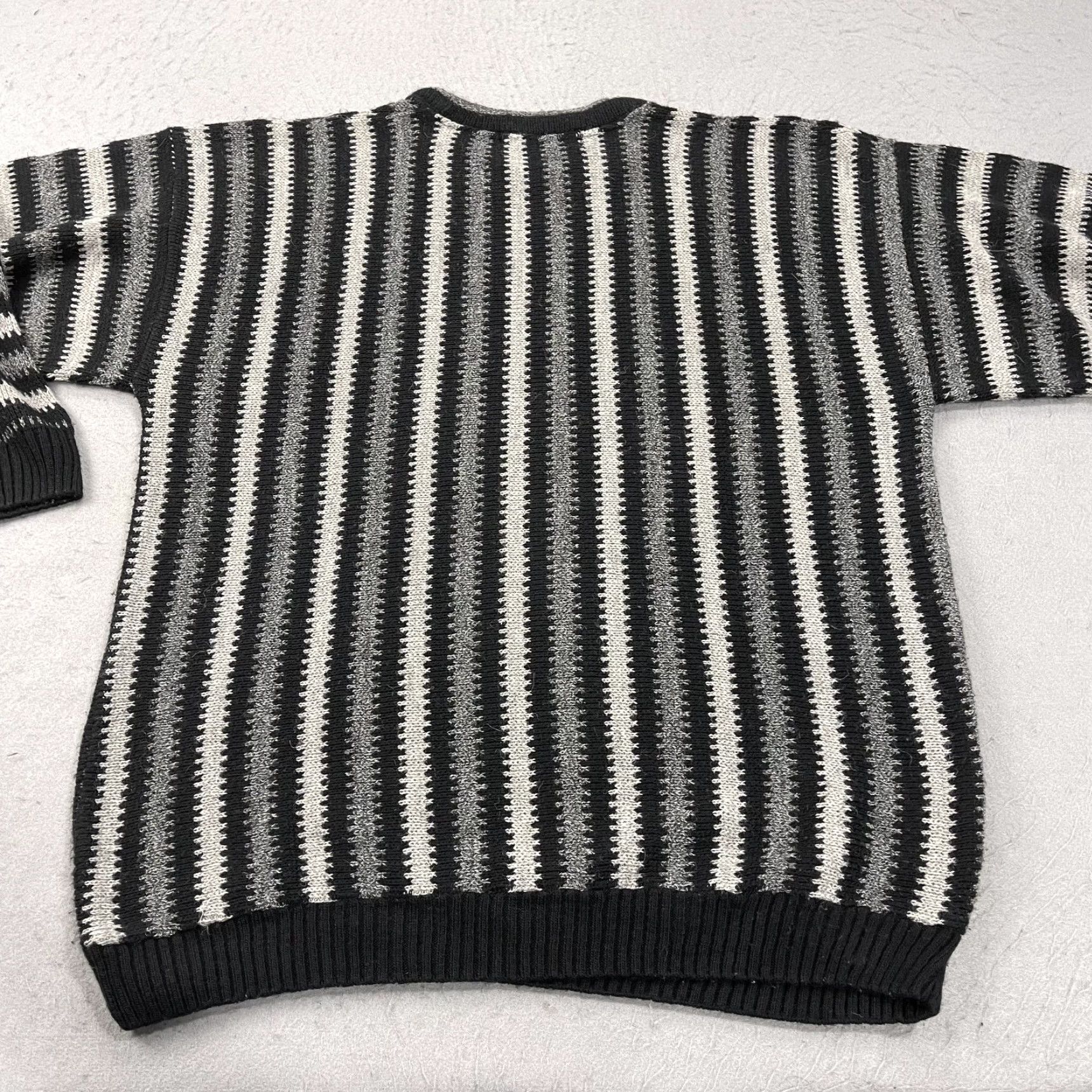 Coogi VINTAGE Protege Sweater Mens XL Gray 90s Coogi Style Abstract Knit Pullover Crew Neck Striped All Seasons Size US XL / EU 56 / 4 - 6 Thumbnail