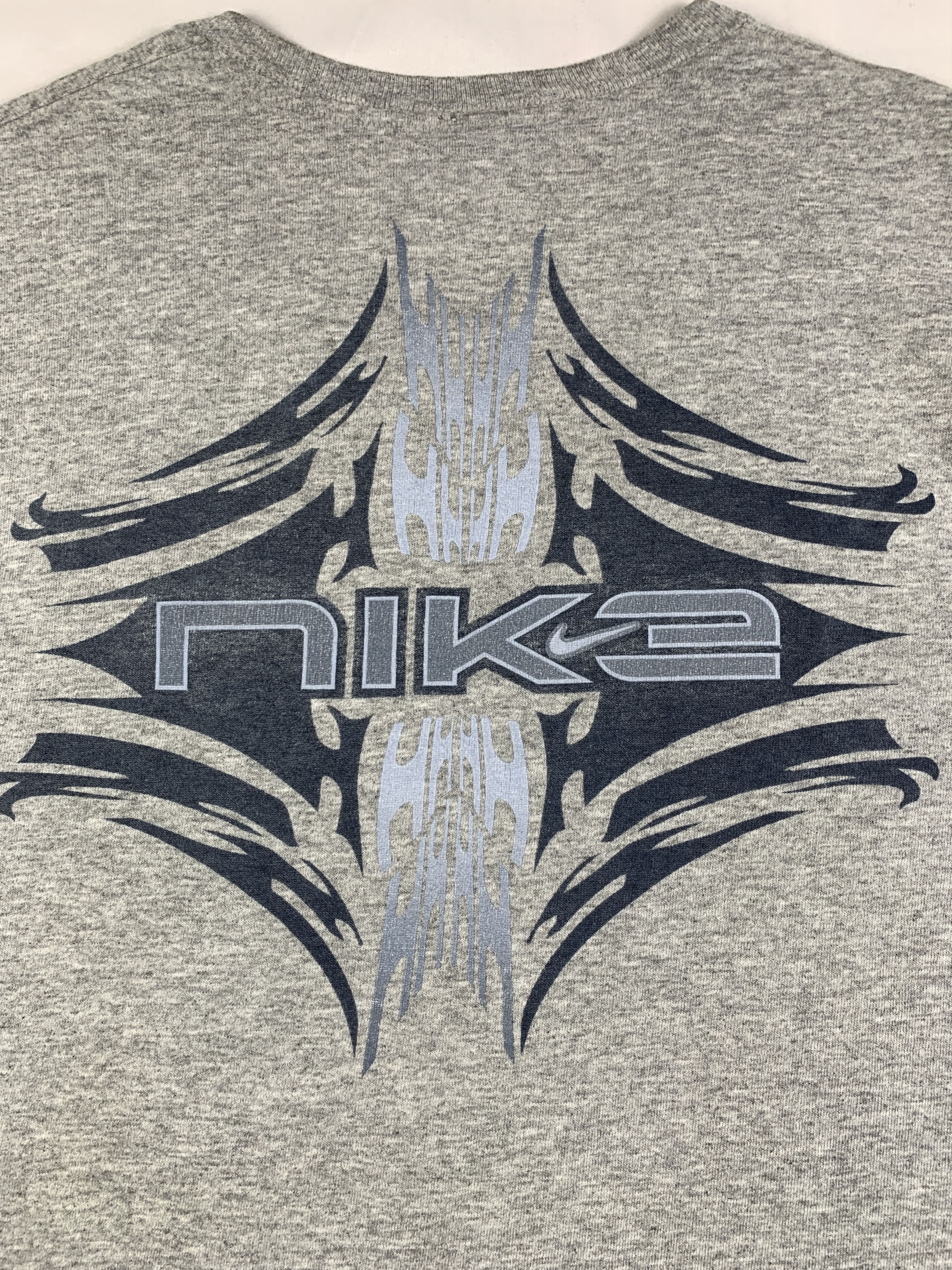 Nike 2000s Nike Gray Tribal Tee (M) Size M / US 6-8 / IT 42-44 - 5 Thumbnail