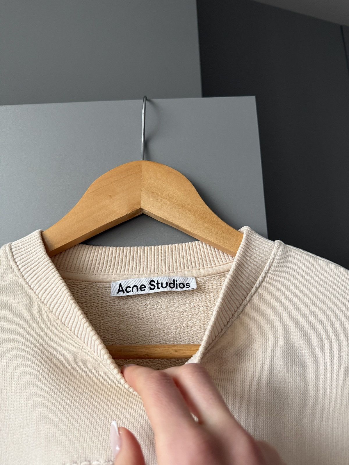 Acne Studios Acne Studios Logo Embroidered Beige Sweatshirt Size XS / US 0-2 / IT 36-38 - 2 Thumbnail