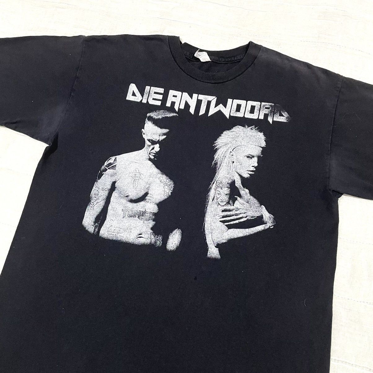 Band Tees Vintage Thrashed Faded Die Antwoord Hip Hop Duo Band T Shirt Size US M / EU 48-50 / 2 - 2 Thumbnail