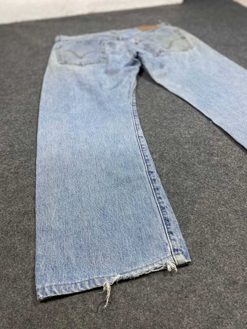 Levi's vintage levis 501 lightwash distressed denim nice design Size US 35 - 6 Thumbnail