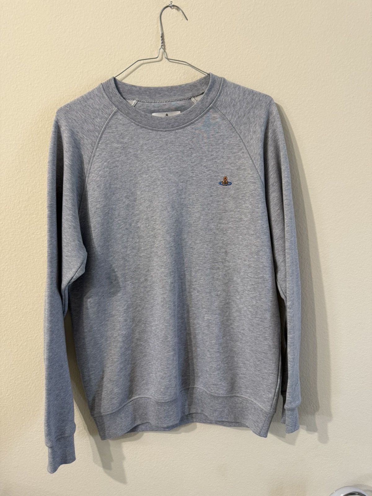 Vivienne Westwood Vivienne Westwood Gray Orb Logo Crewneck Size US L / EU 52-54 / 3 - 1 Thumbnail
