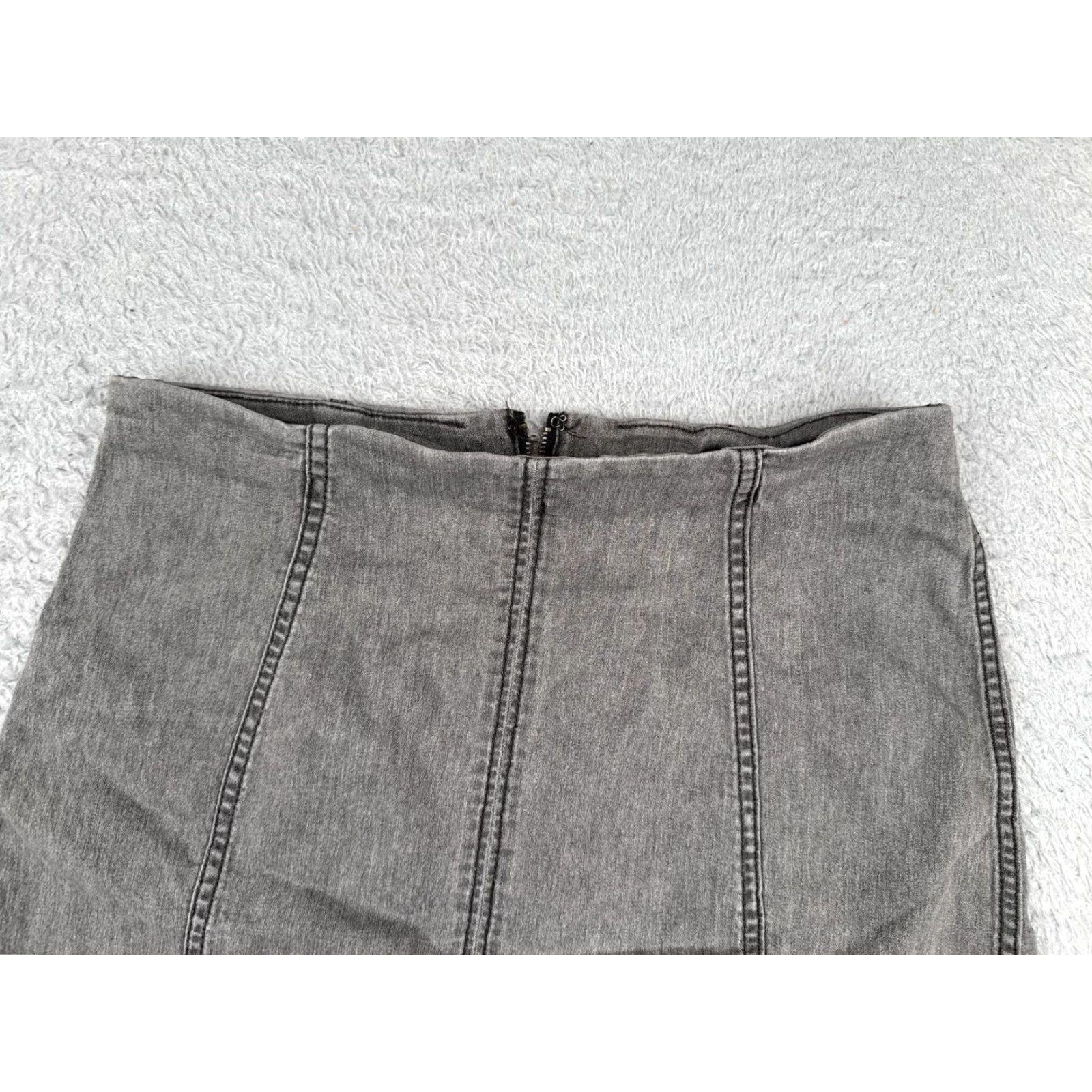 Free People VINTAGE Free People Denim Skirt Womens 12 Gray Mini Casual Dressy Party Spring Summer Size 34" / US 12 / IT 48 - 3 Thumbnail