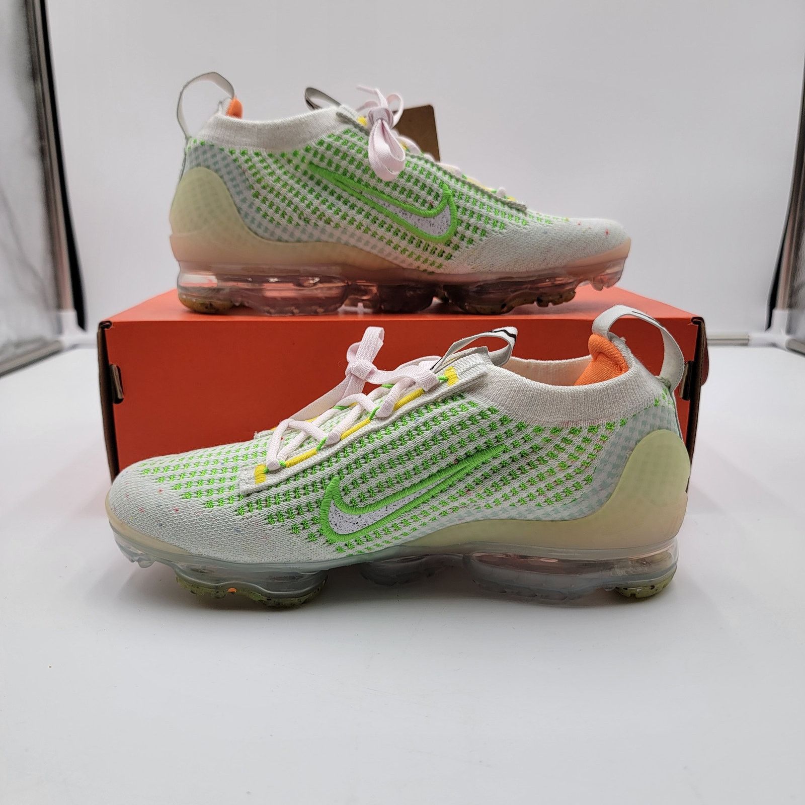 Nike Nike Air VaporMax 2021 'Feel Love' Women's Size 6 FD0871-100 Size US 6 / IT 36 - 2 Thumbnail