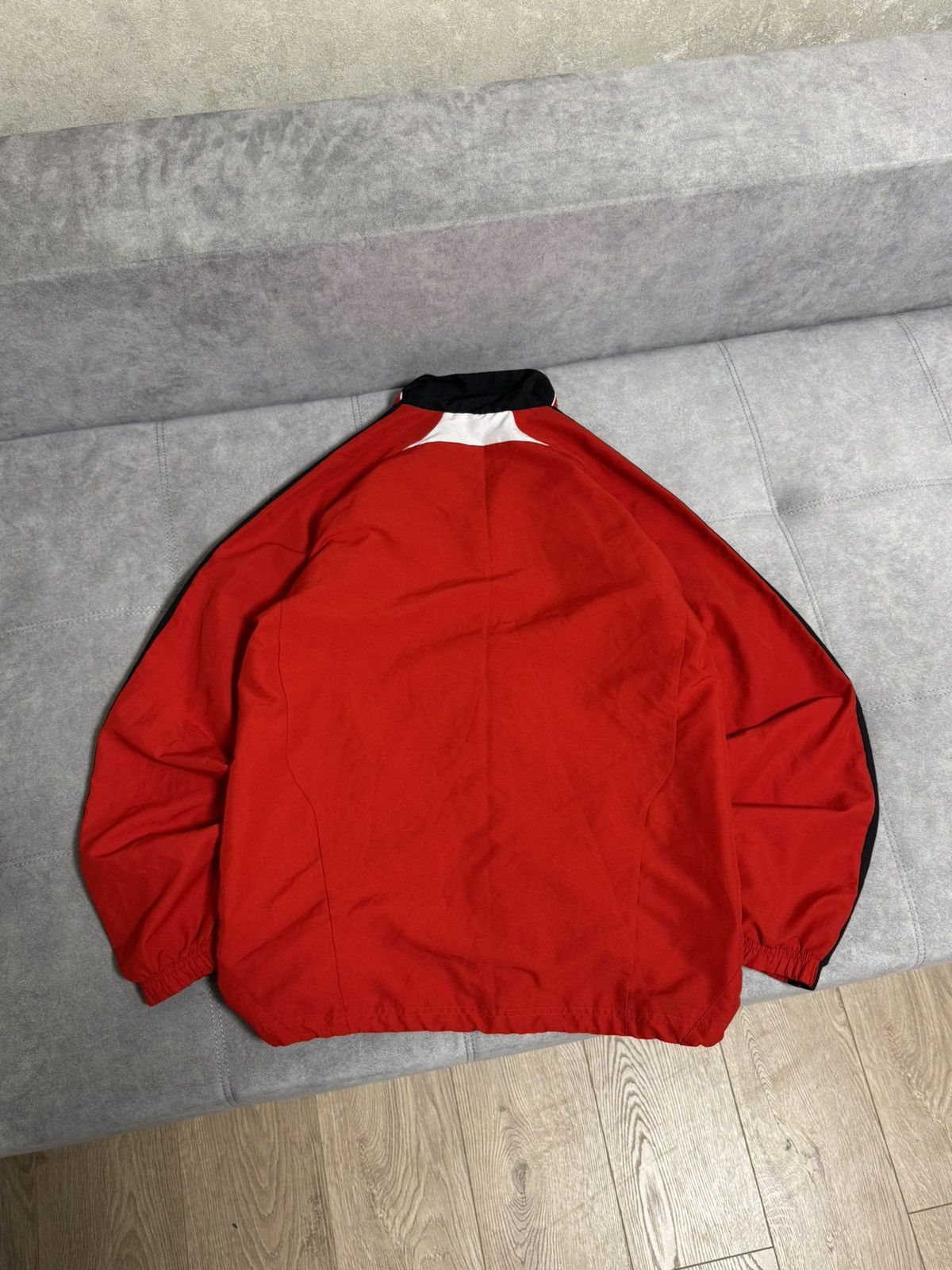 Adidas × Vintage Vintage Adidas Liverpool 2010 red jacket windbreaker Size US S / EU 44-46 / 1 - 15 Thumbnail