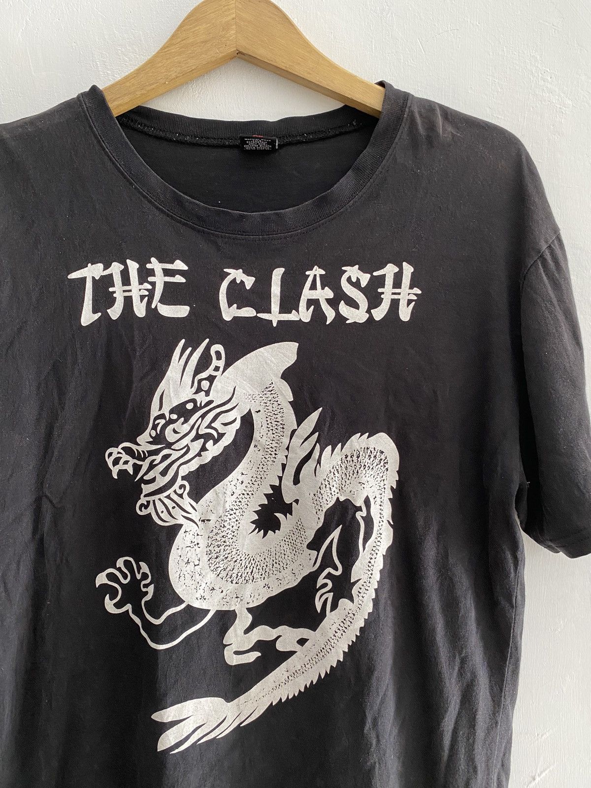 Band Tees Vintage the clash dragon tee Size US XL / EU 56 / 4 - 2 Thumbnail