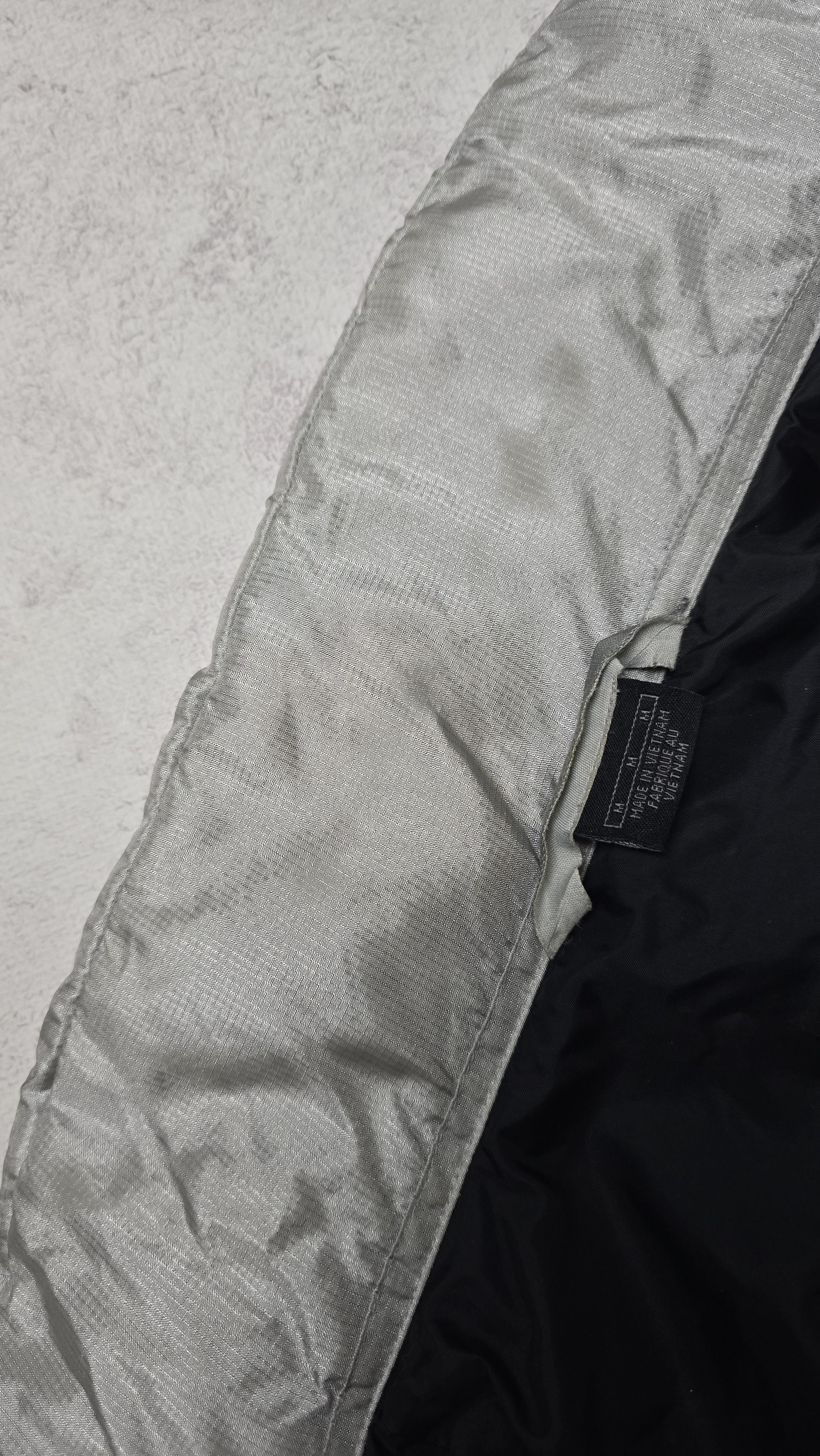 Nike Nike Vintage Y2K Silver Down Puffer Jacket Heavy Winter Coat Size US M / EU 48-50 / 2 - 21 Thumbnail