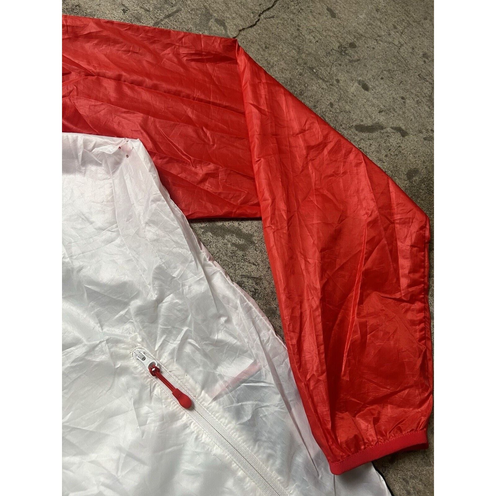 Nike NIKE NSW Swoosh Windrunner Retro Red White Mens L 2010 EUC Size US L / EU 52-54 / 3 - 5 Thumbnail