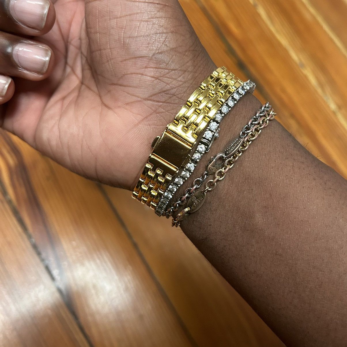 Vintage Vintage 90s vintage retro luxury style quartz Gold watch Size ONE SIZE - 5 Thumbnail