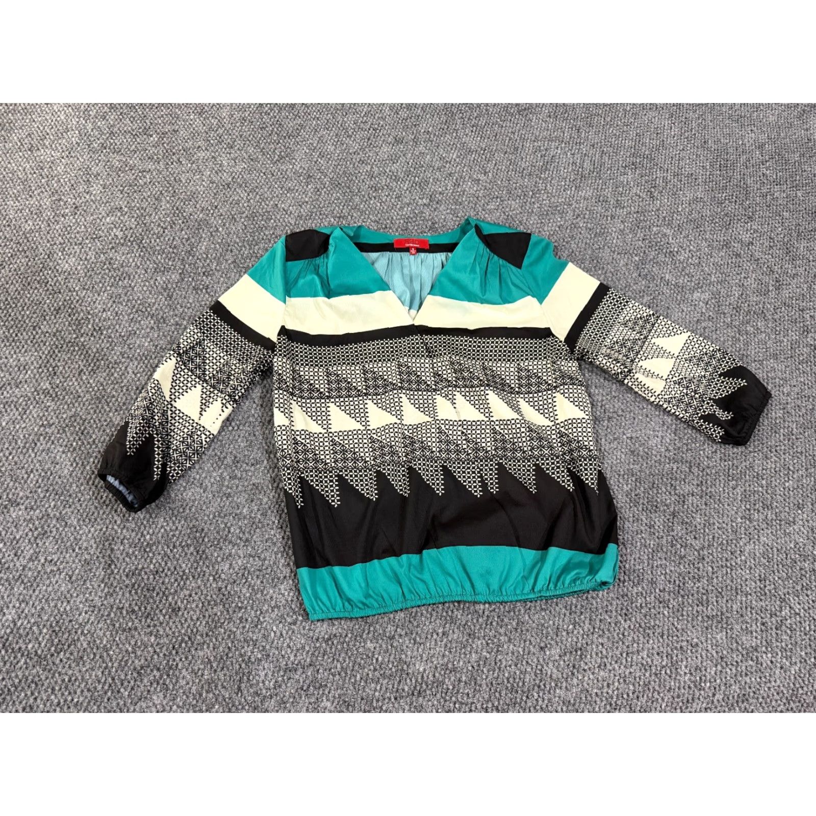 Saks Fifth Avenue Saks Fifth Avenue Blouse Womens Small Teal Black Geometric Long Sleeve V-Neck Pullover Casual Shirt Adult Womens Regular Size S Black Geometric Blouse Size S / US 4 / IT 40 - 2 Thumbnail